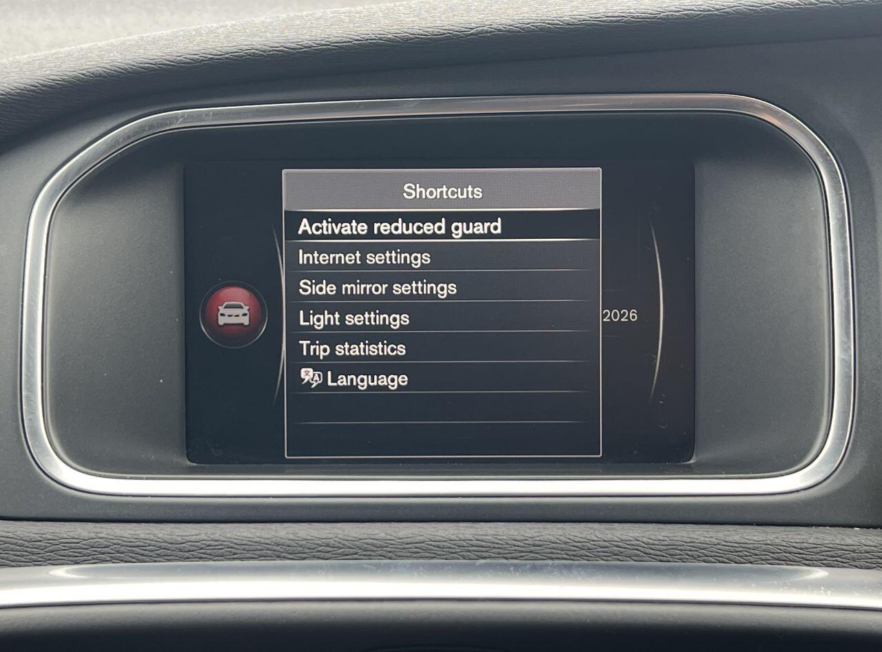 Volvo V40 Cross Country view 45