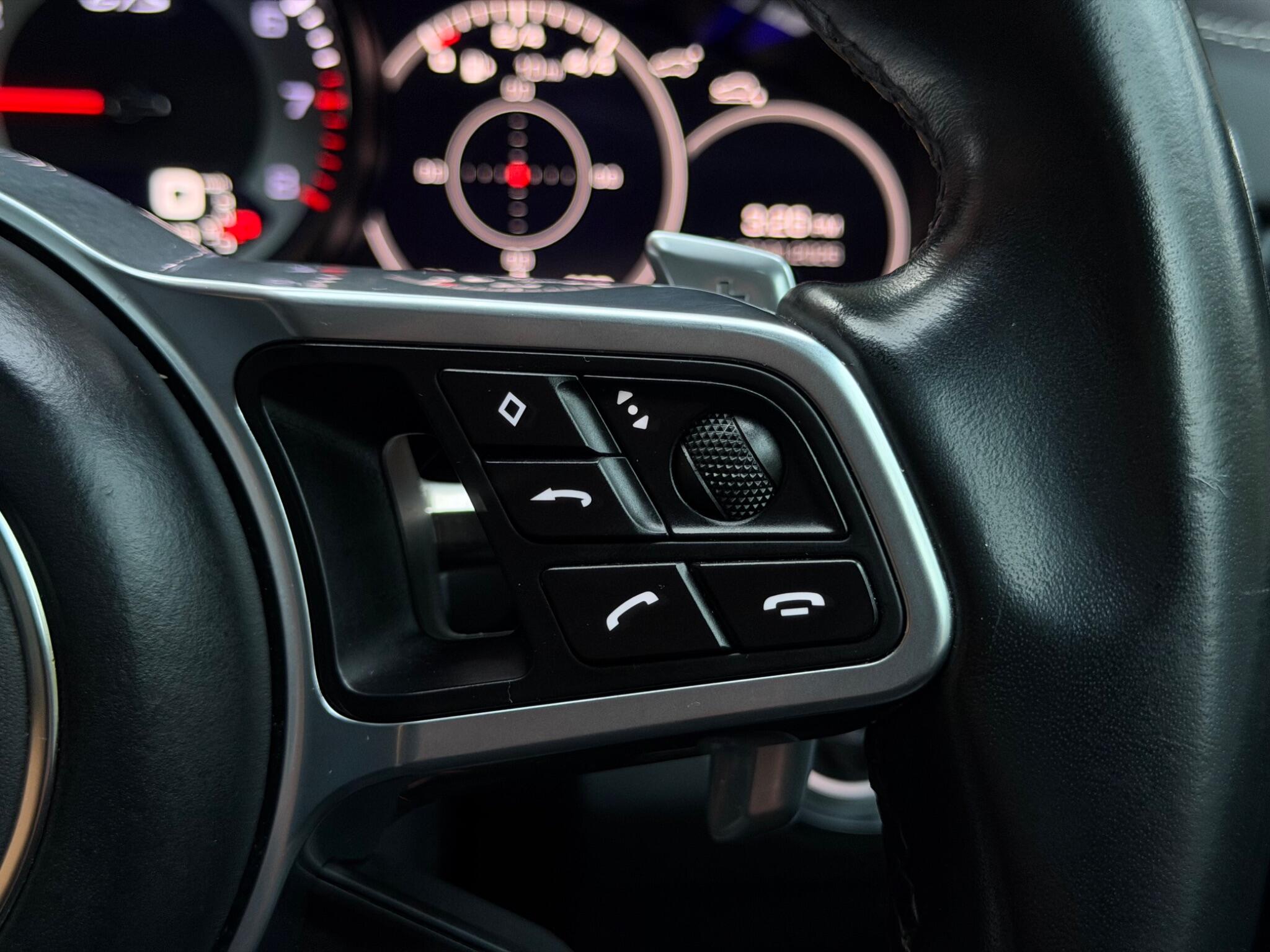 Porsche Cayenne view 34