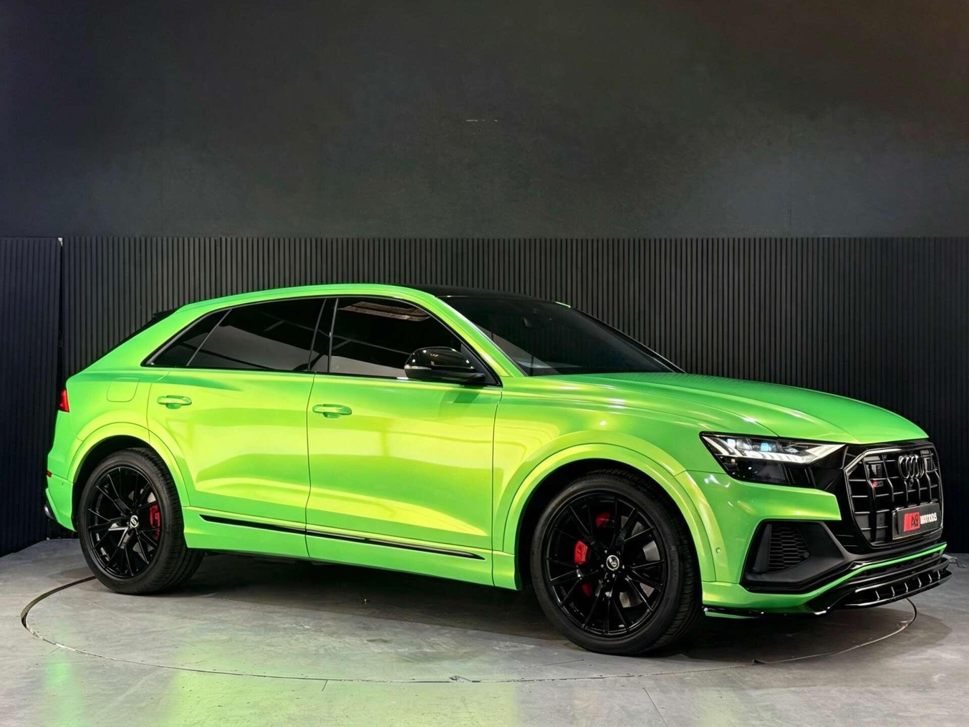 Audi SQ8 view 4