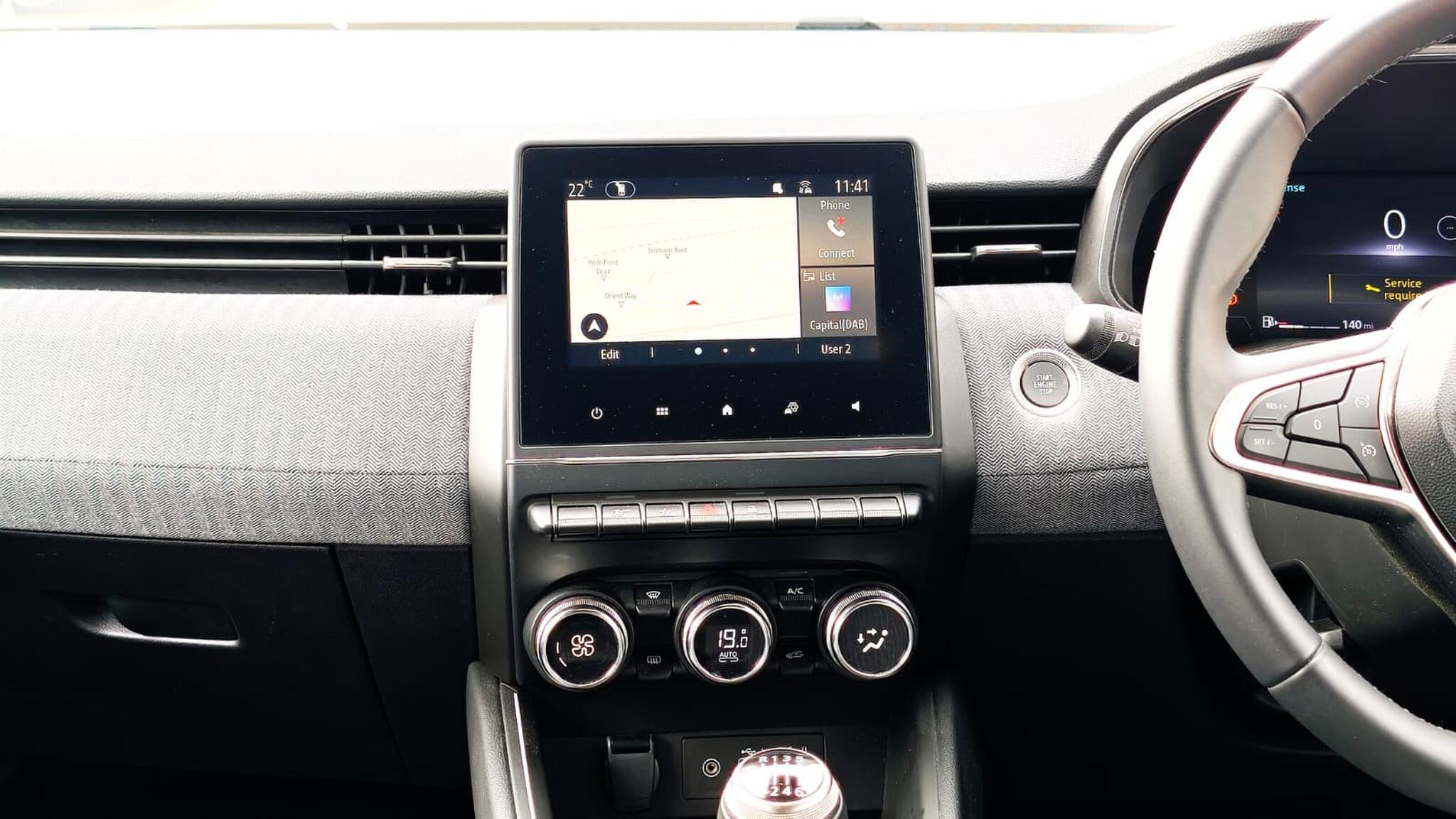 Renault Clio view 15