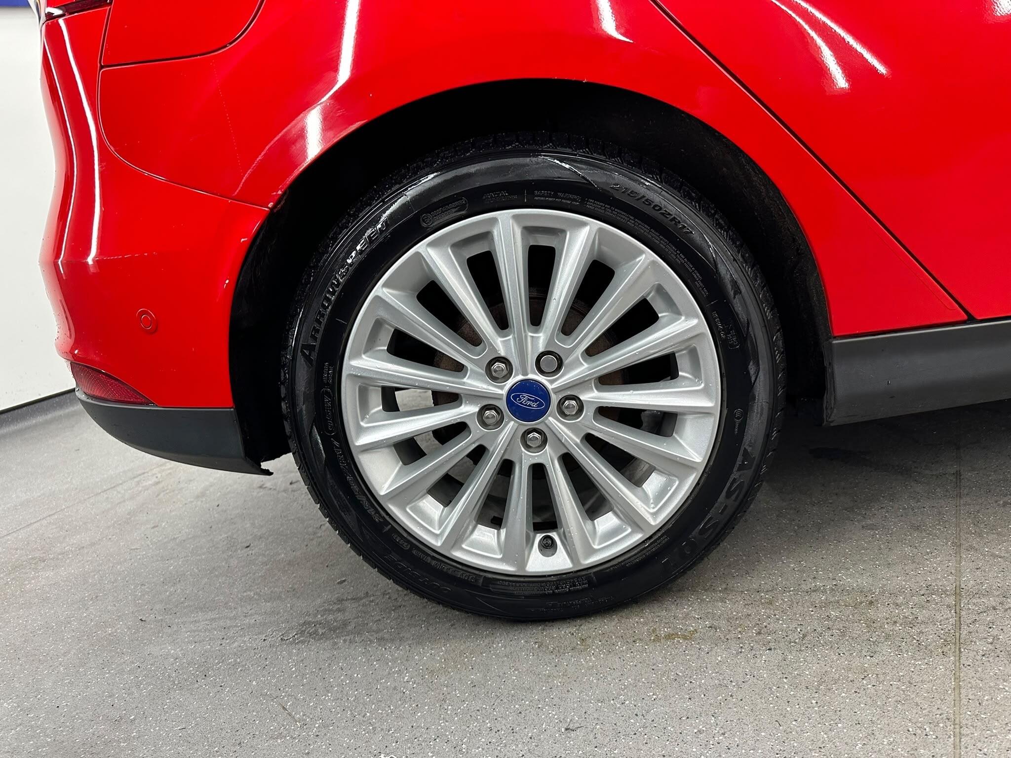 Ford Focus view 18