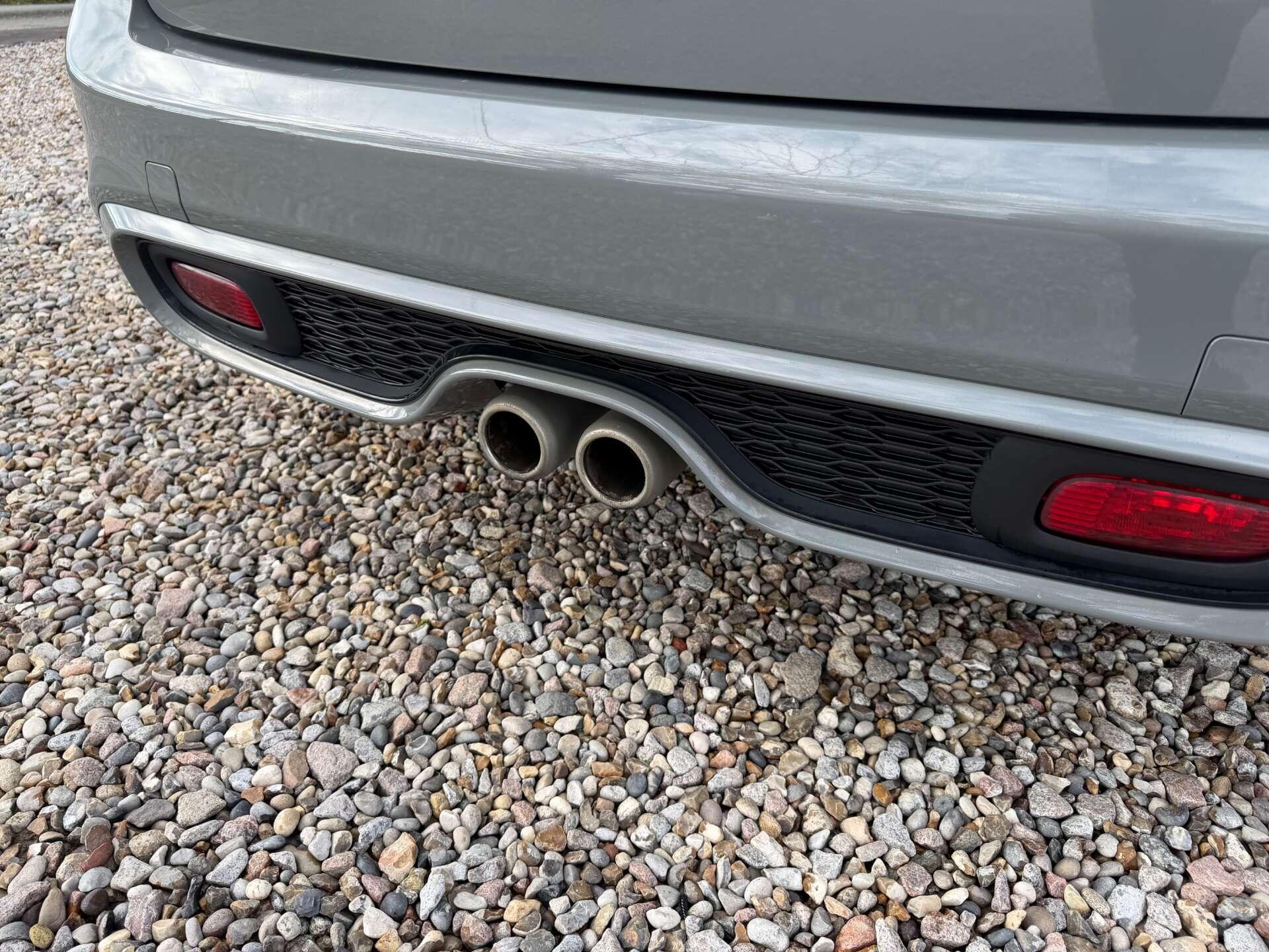Mini Hatch view 10