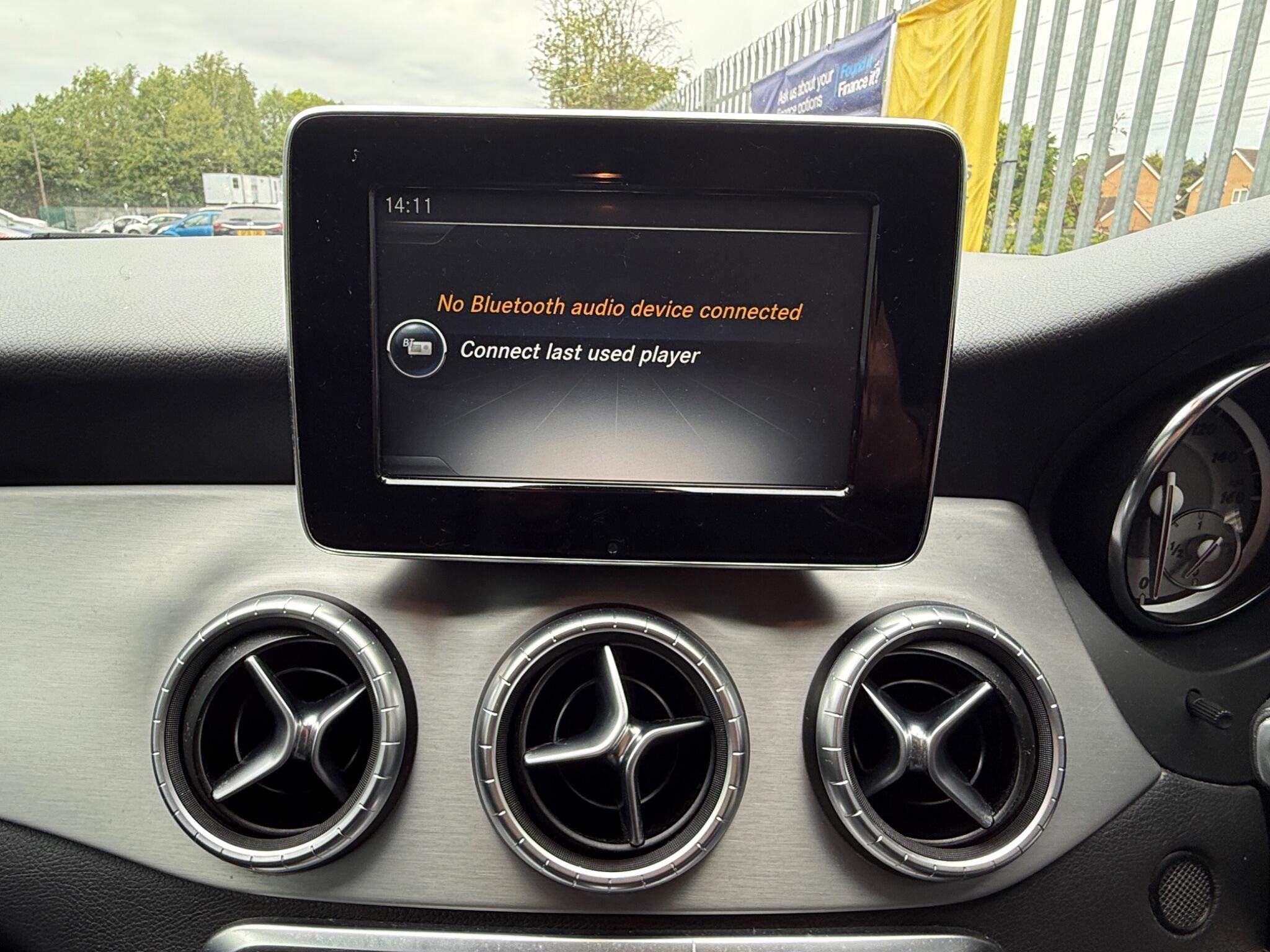 2015 Mercedes-Benz CLA image 39