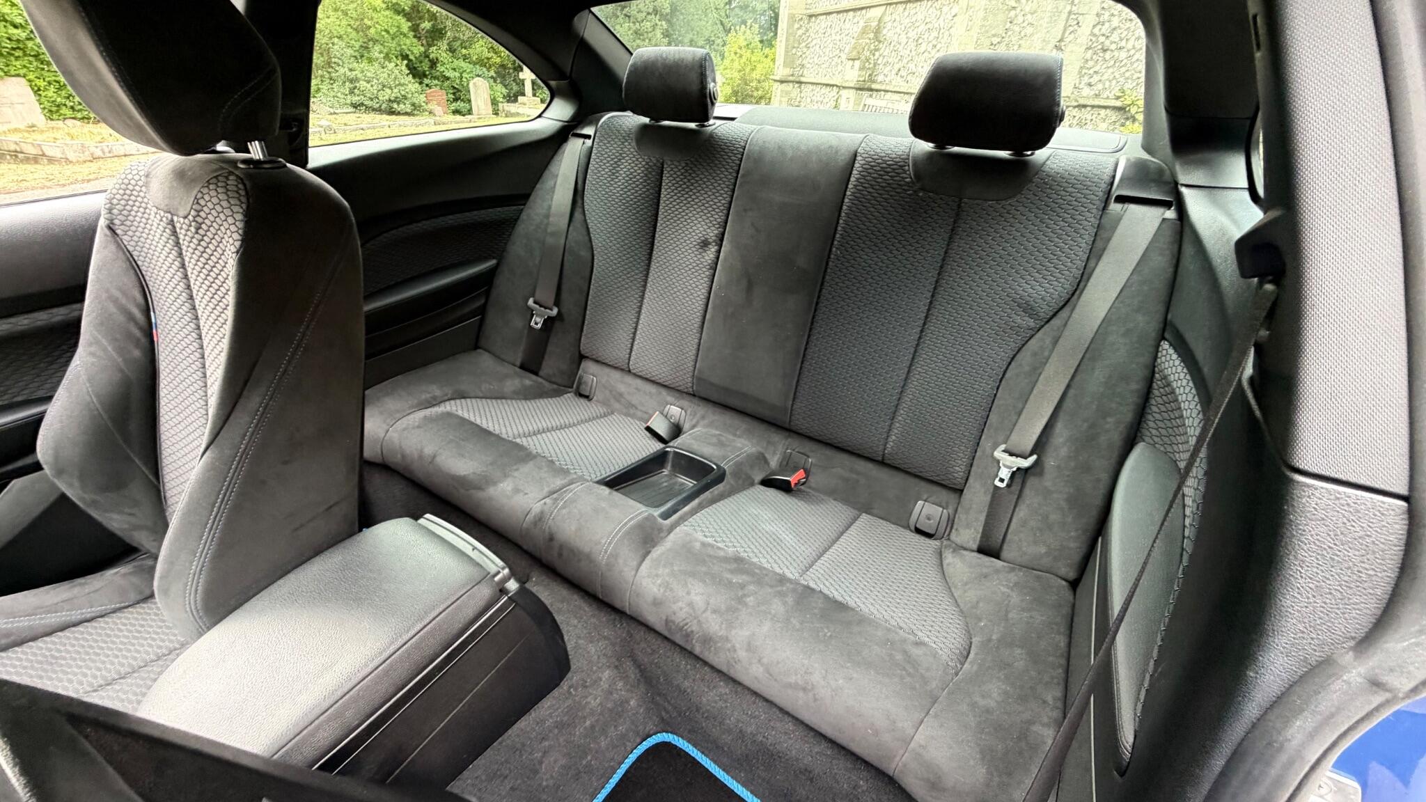 BMW 2 Series view 32