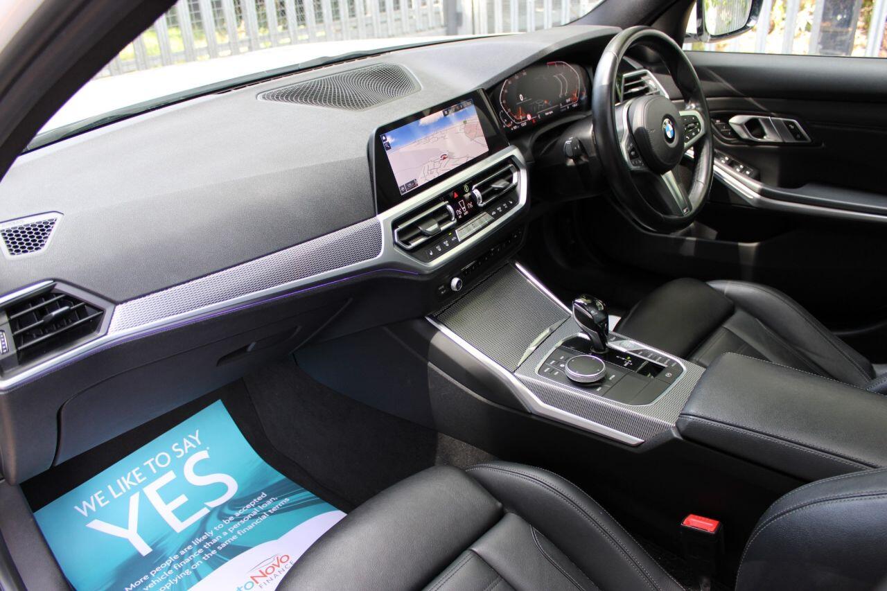 BMW 3 Series view 13