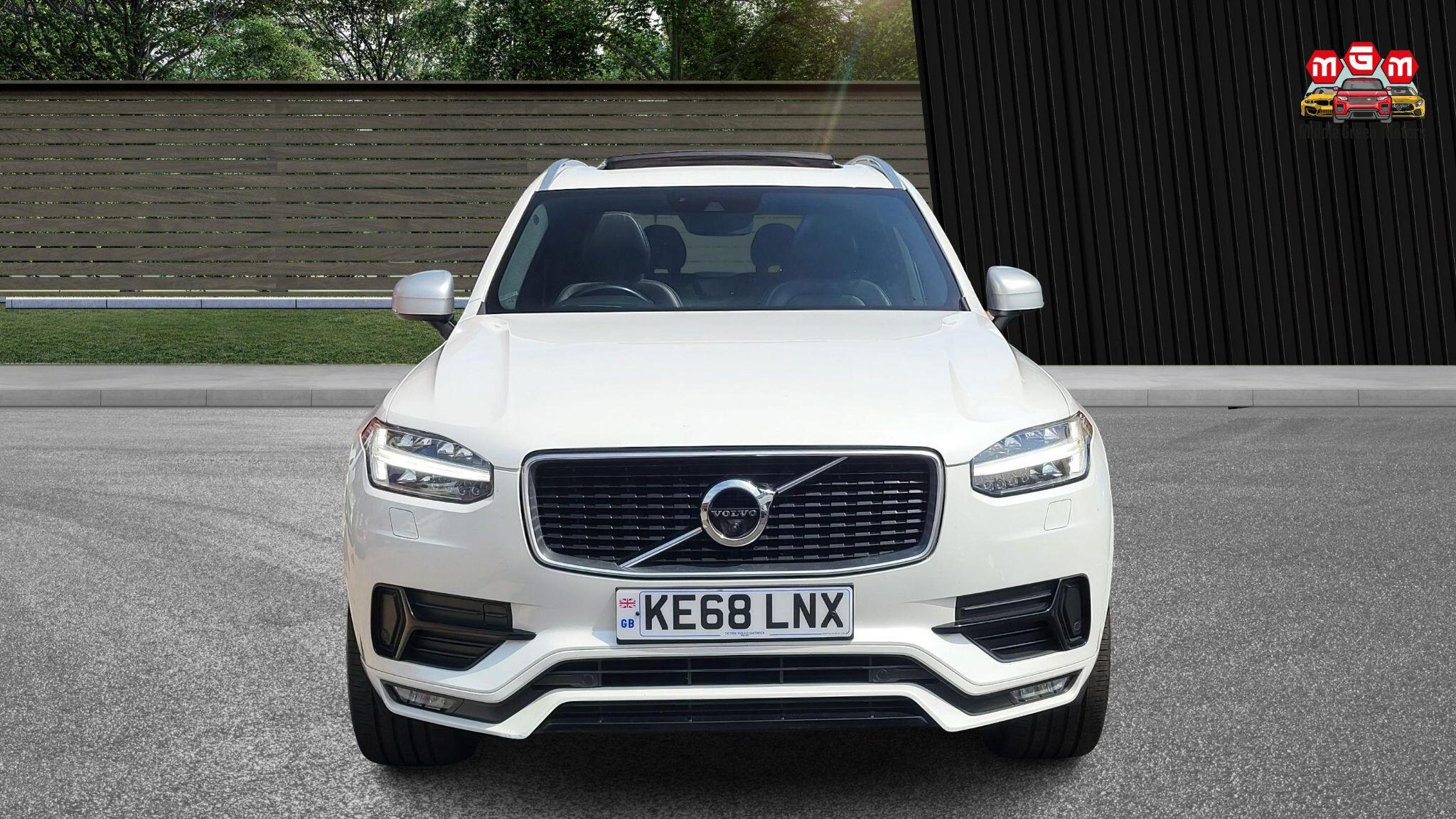Volvo XC90 view 3