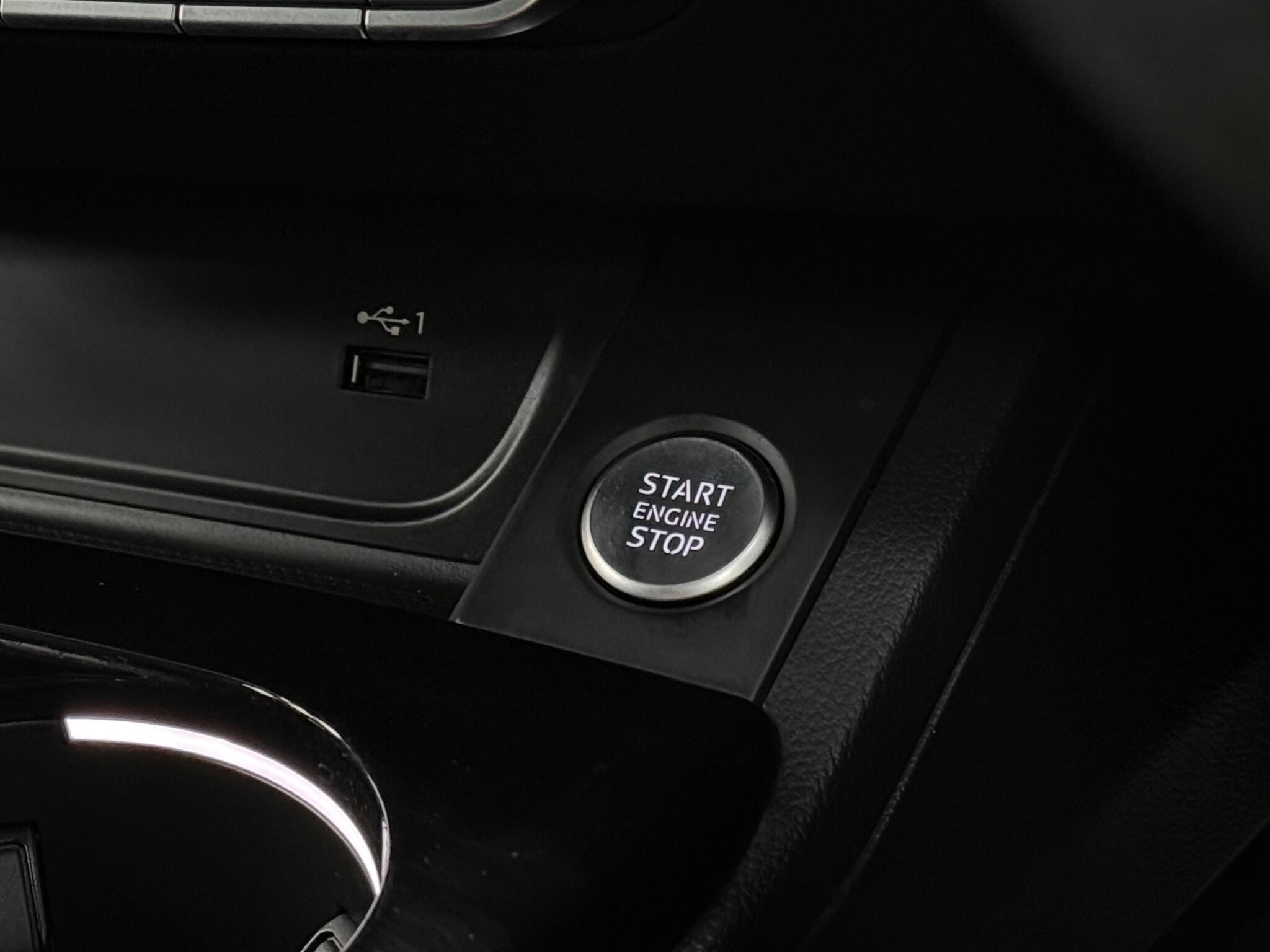 Audi A4 view 21
