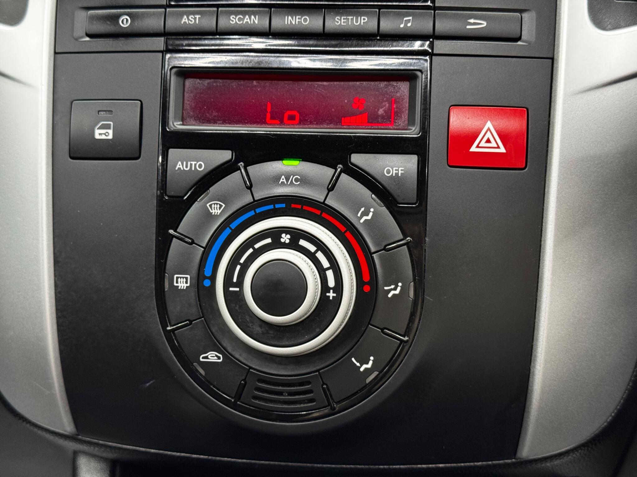 Kia Venga view 25