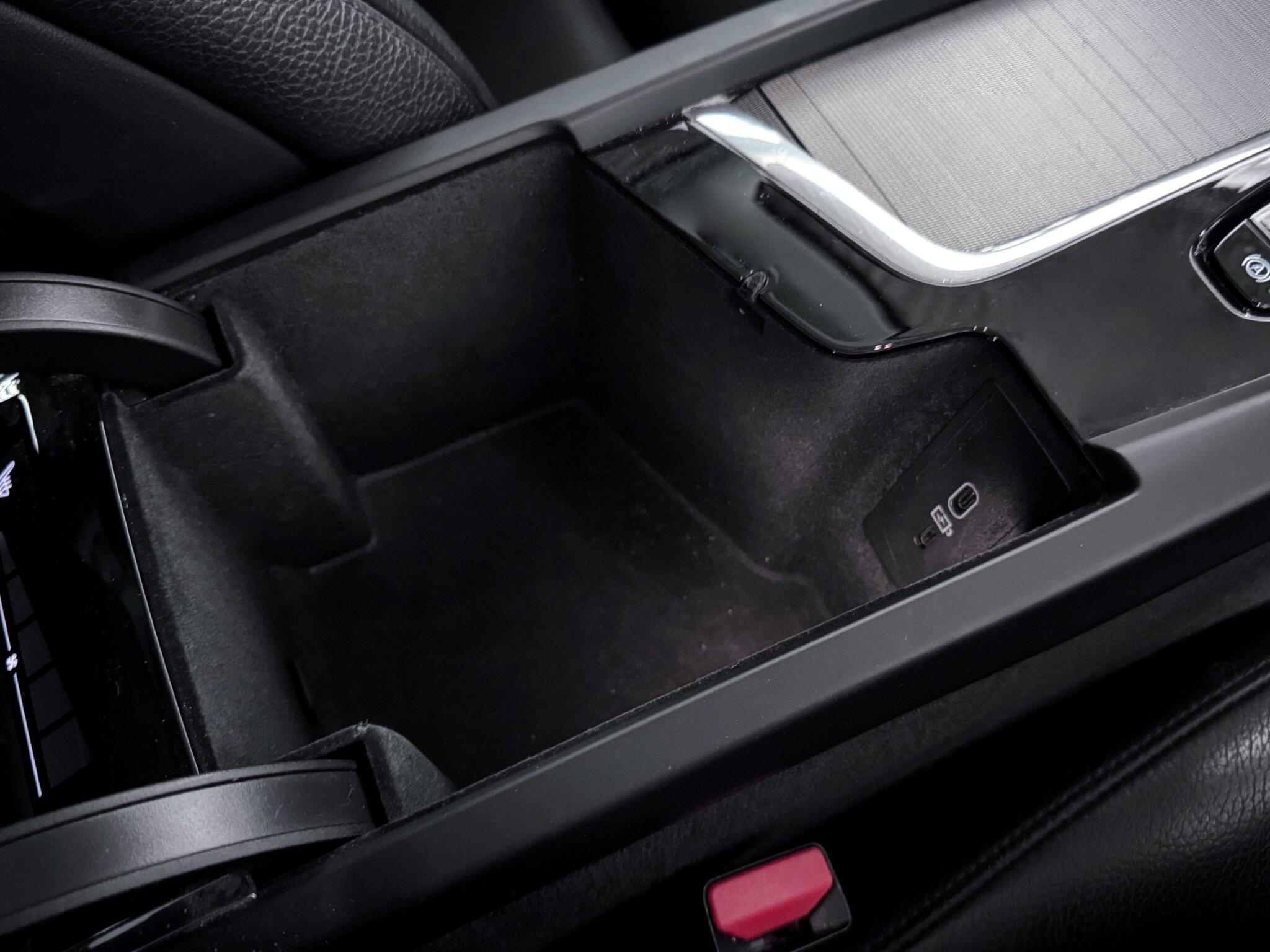 Volvo XC60 view 30