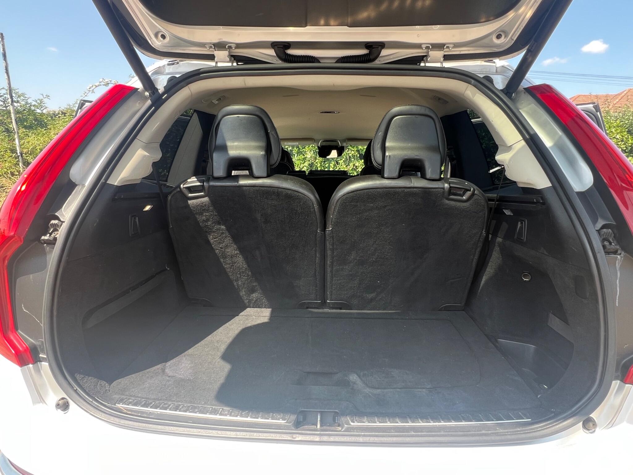 Volvo XC90 view 49