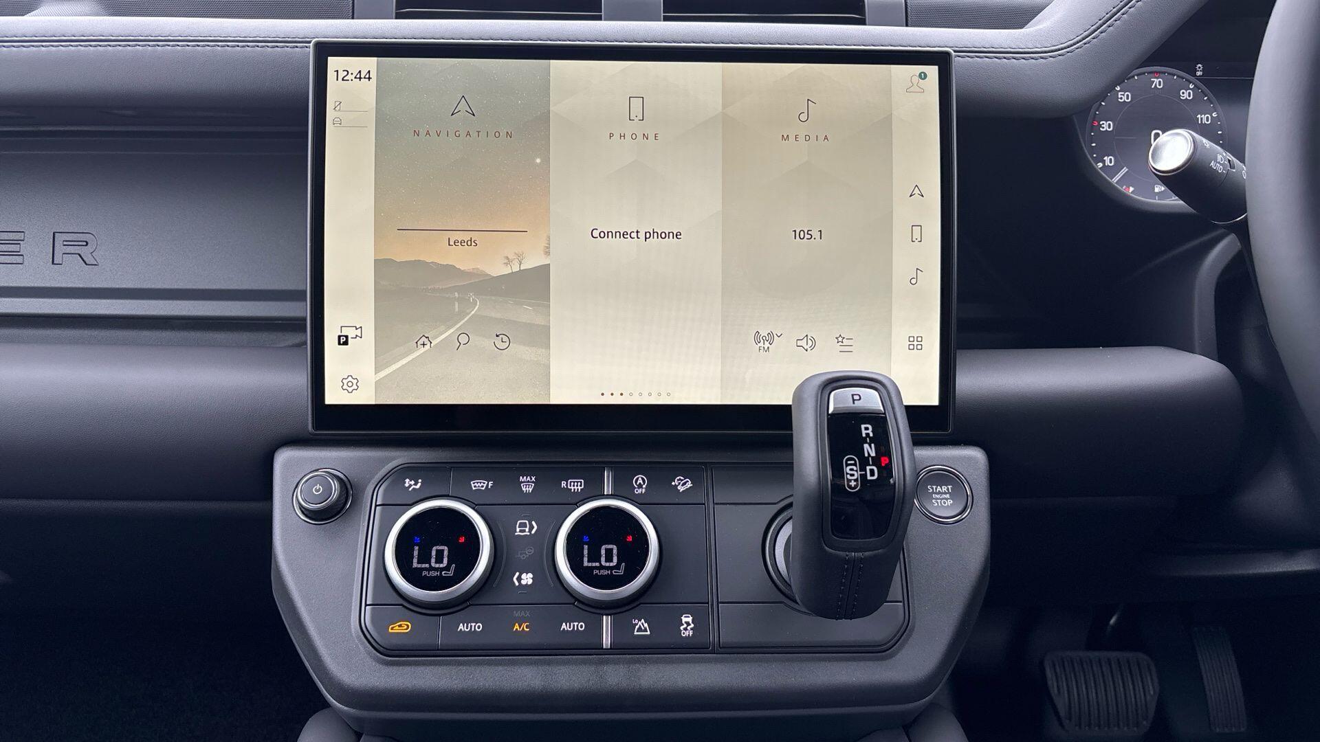 Land Rover Defender view 27