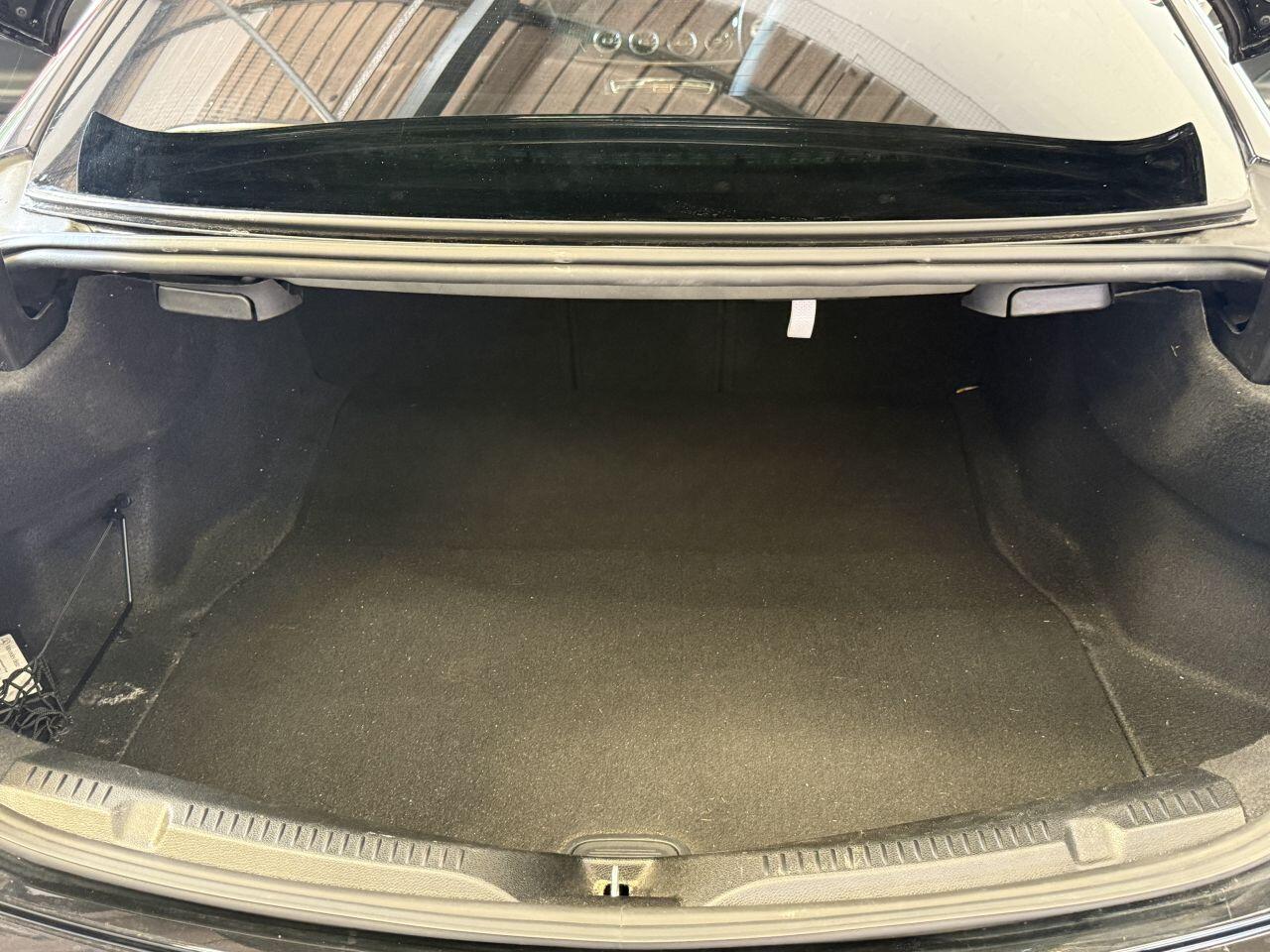 Mercedes-Benz E Class view 17