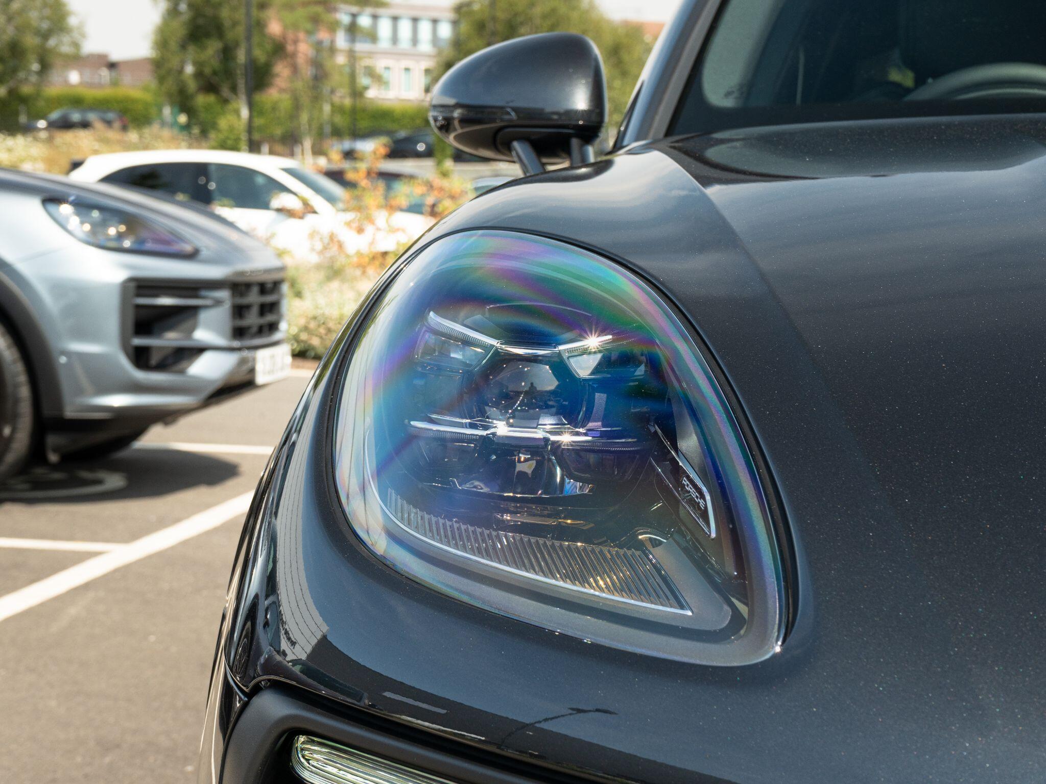 Porsche Macan view 9