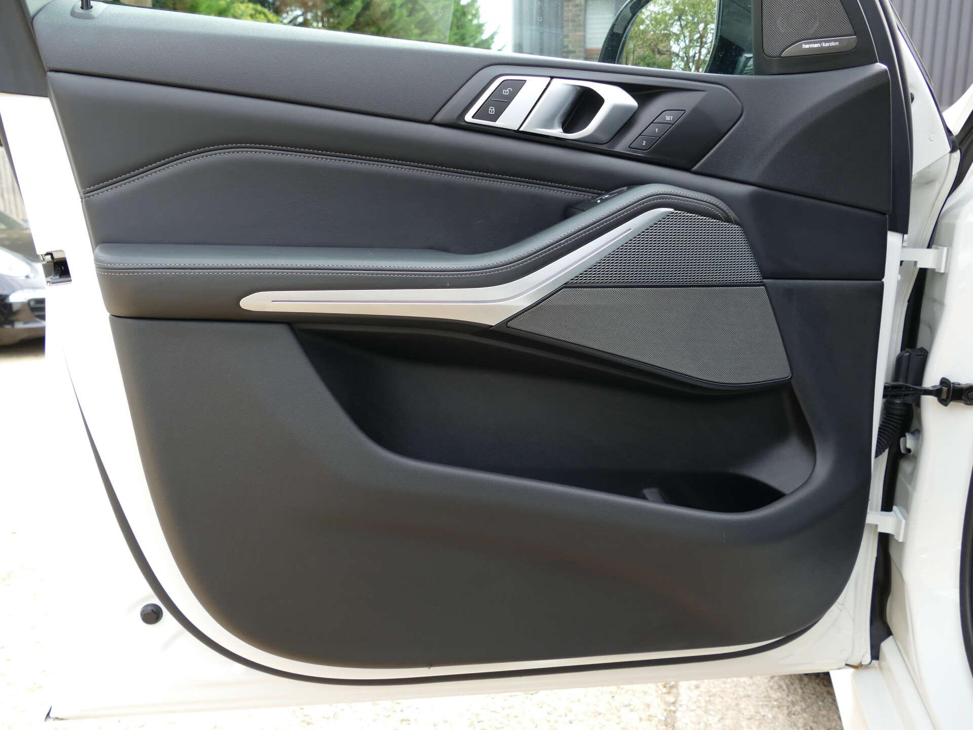 BMW X5 view 64
