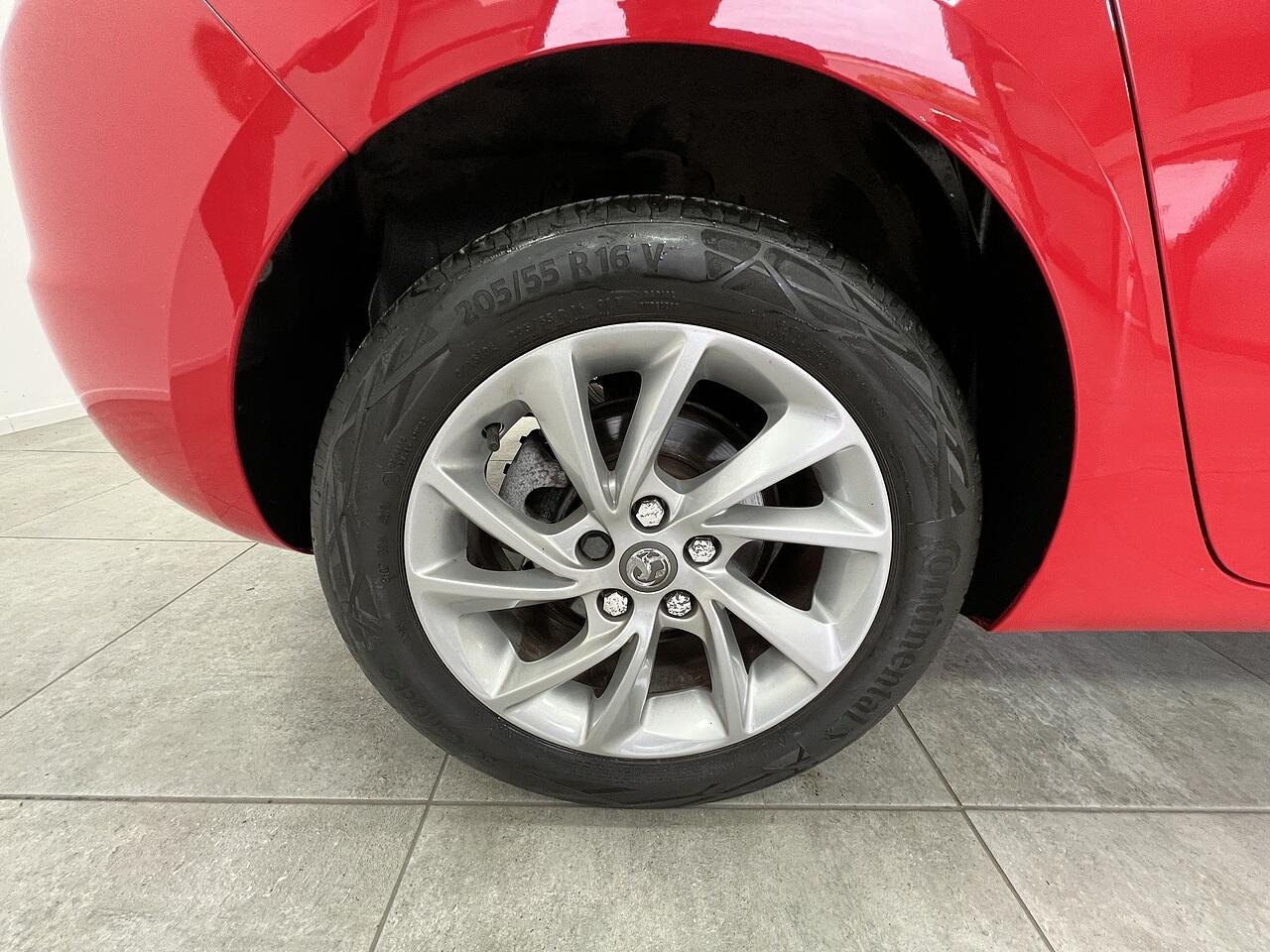 Vauxhall Astra view 21