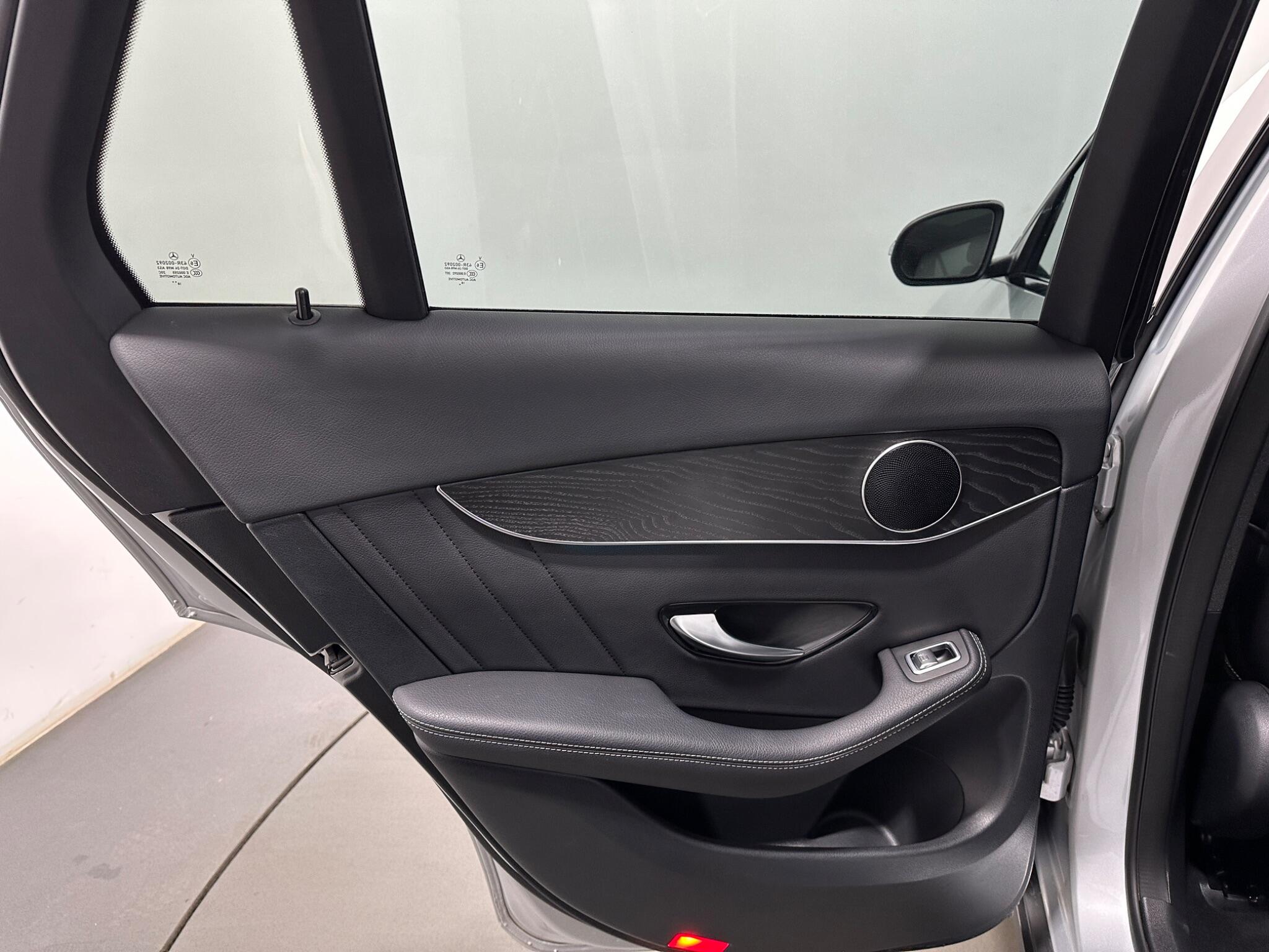 Mercedes-Benz GLC view 41