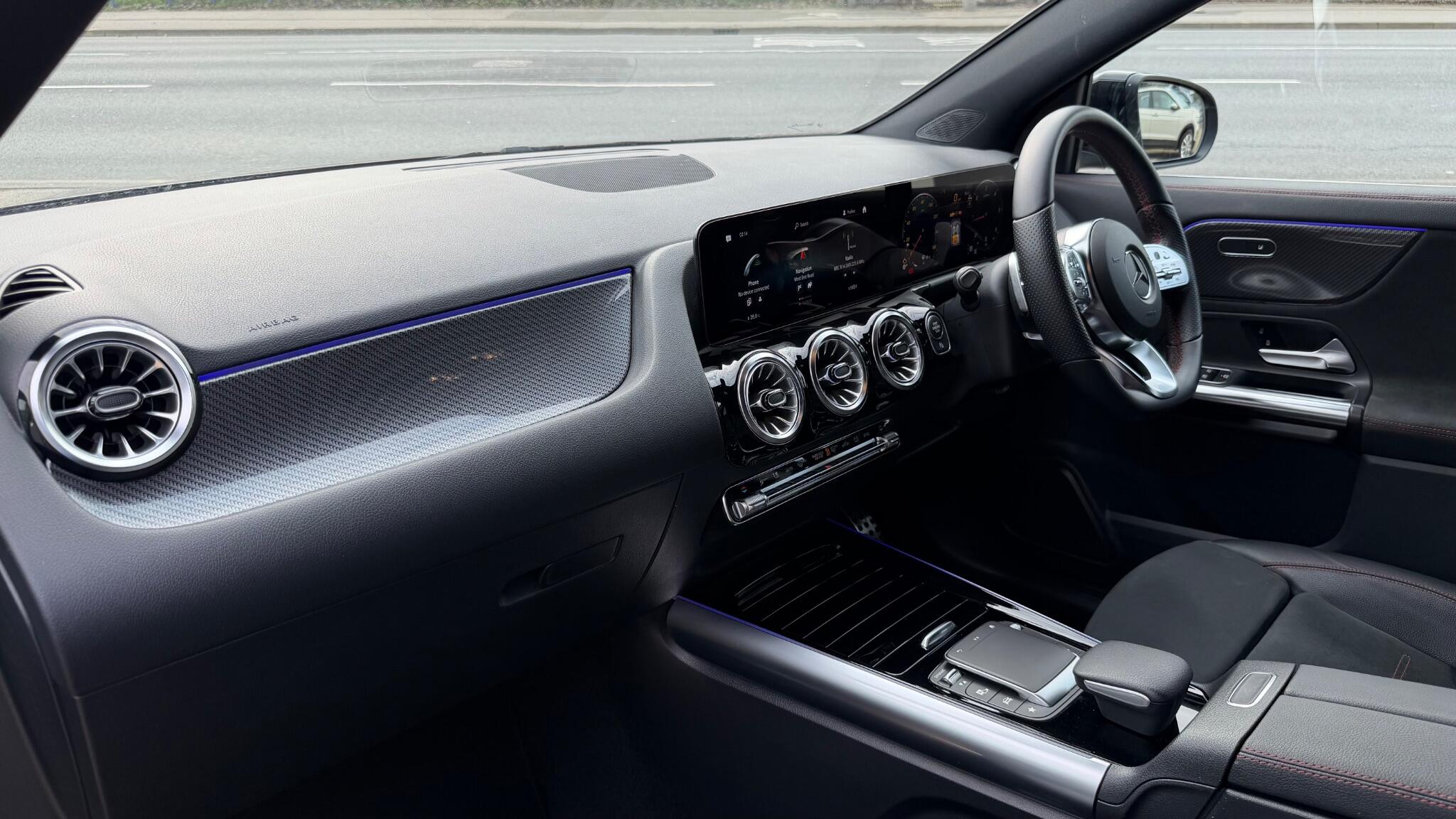 Mercedes-Benz Gla view 18