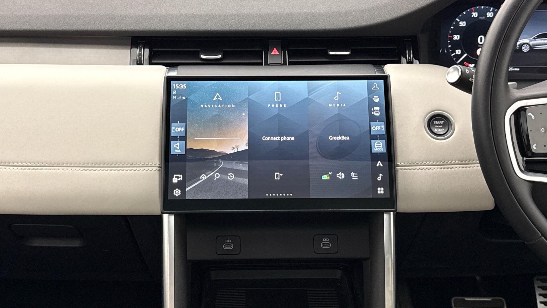 Land Rover Discovery Sport view 14