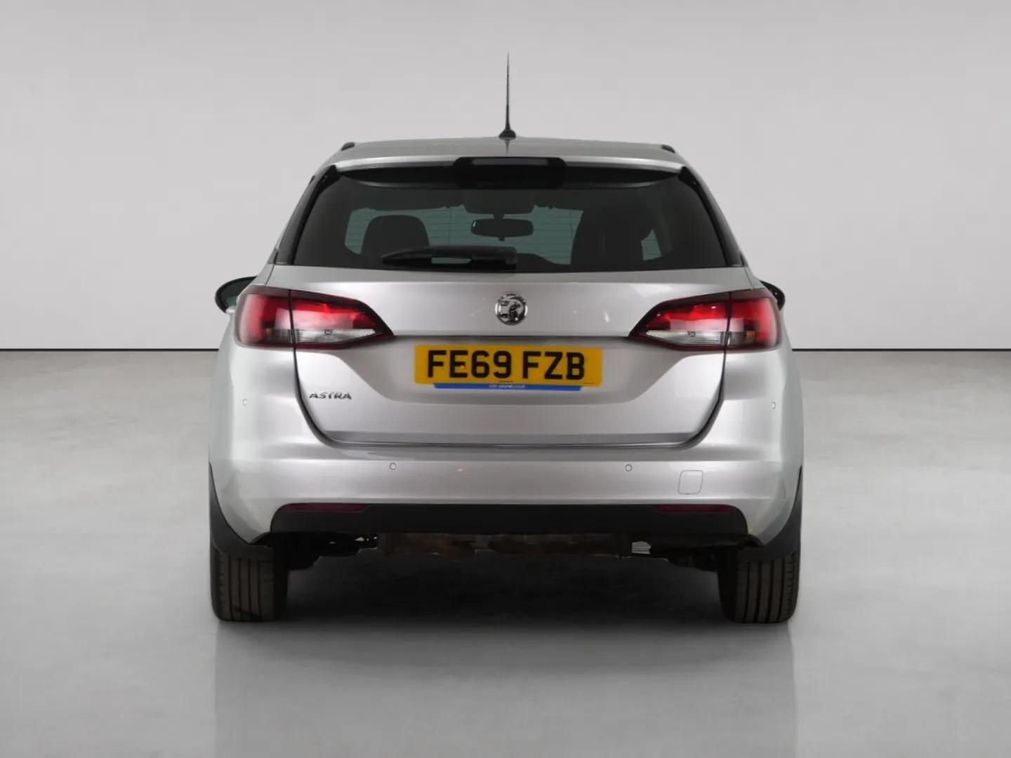 Vauxhall Astra view 7