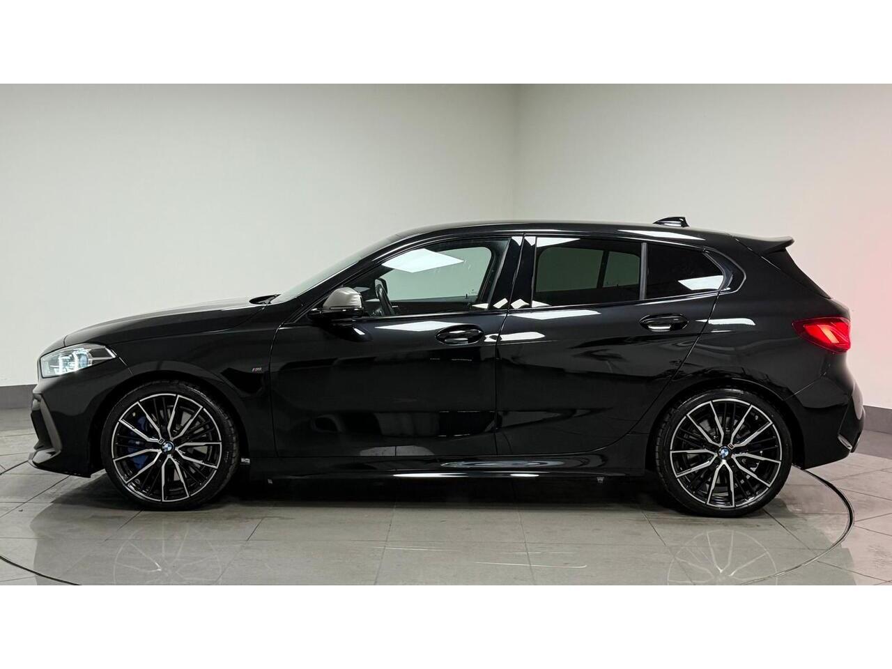 BMW 1 Series view 4