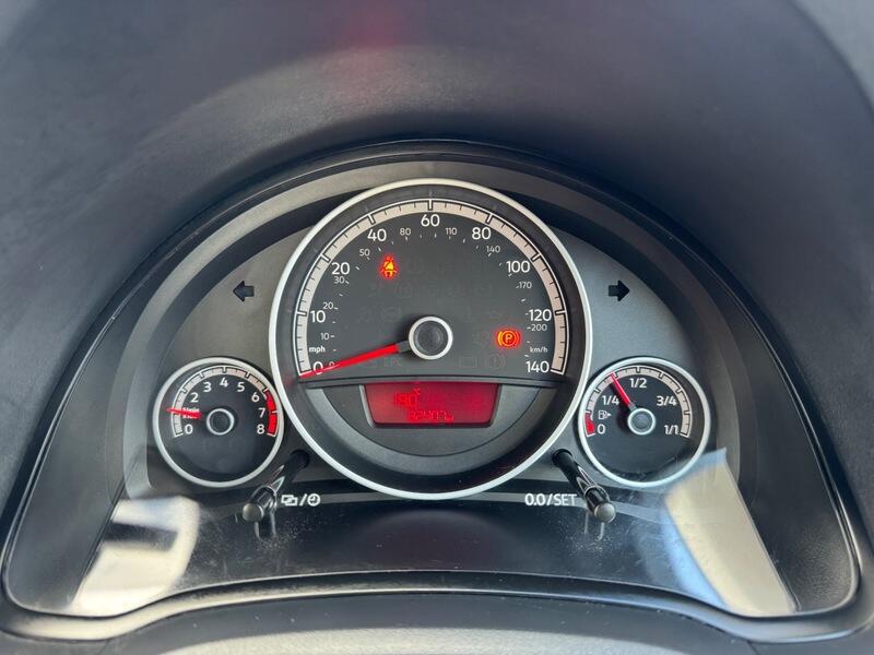 Volkswagen Up! view 27