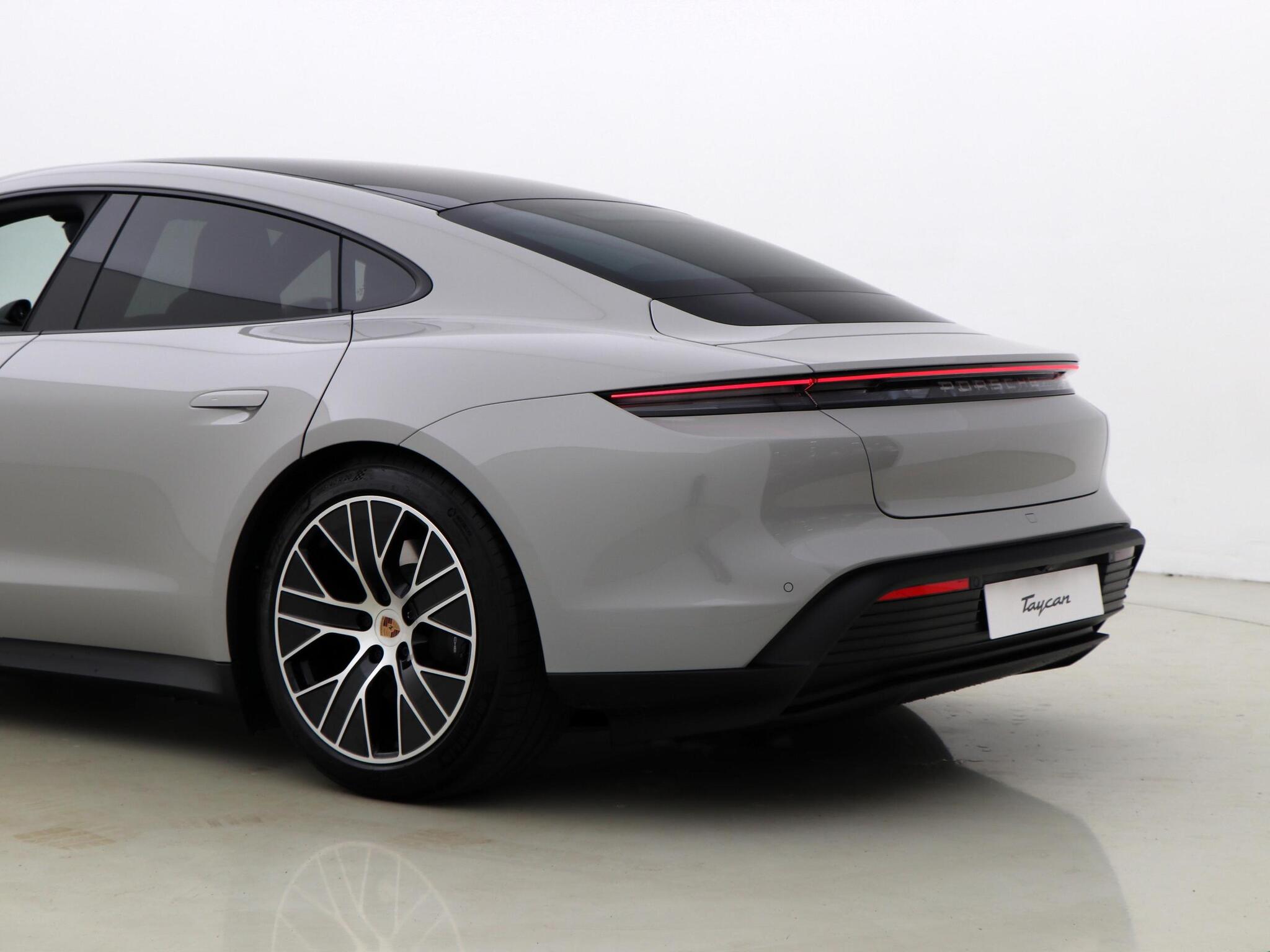 Porsche Taycan view 17