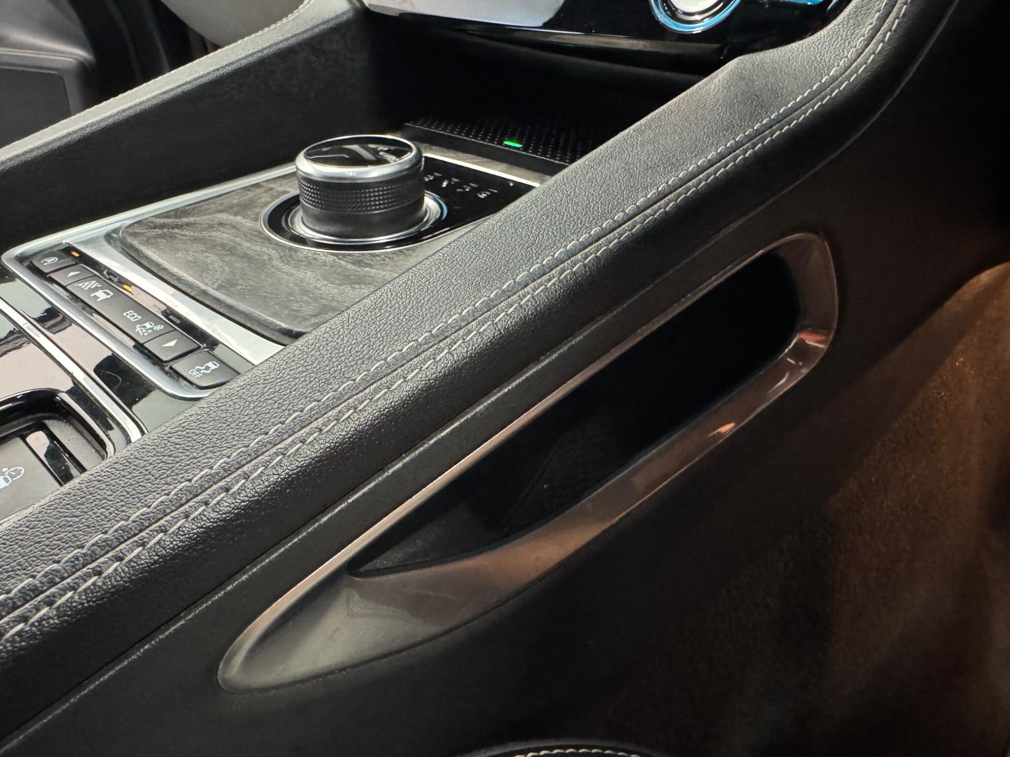 Jaguar F-Pace view 50