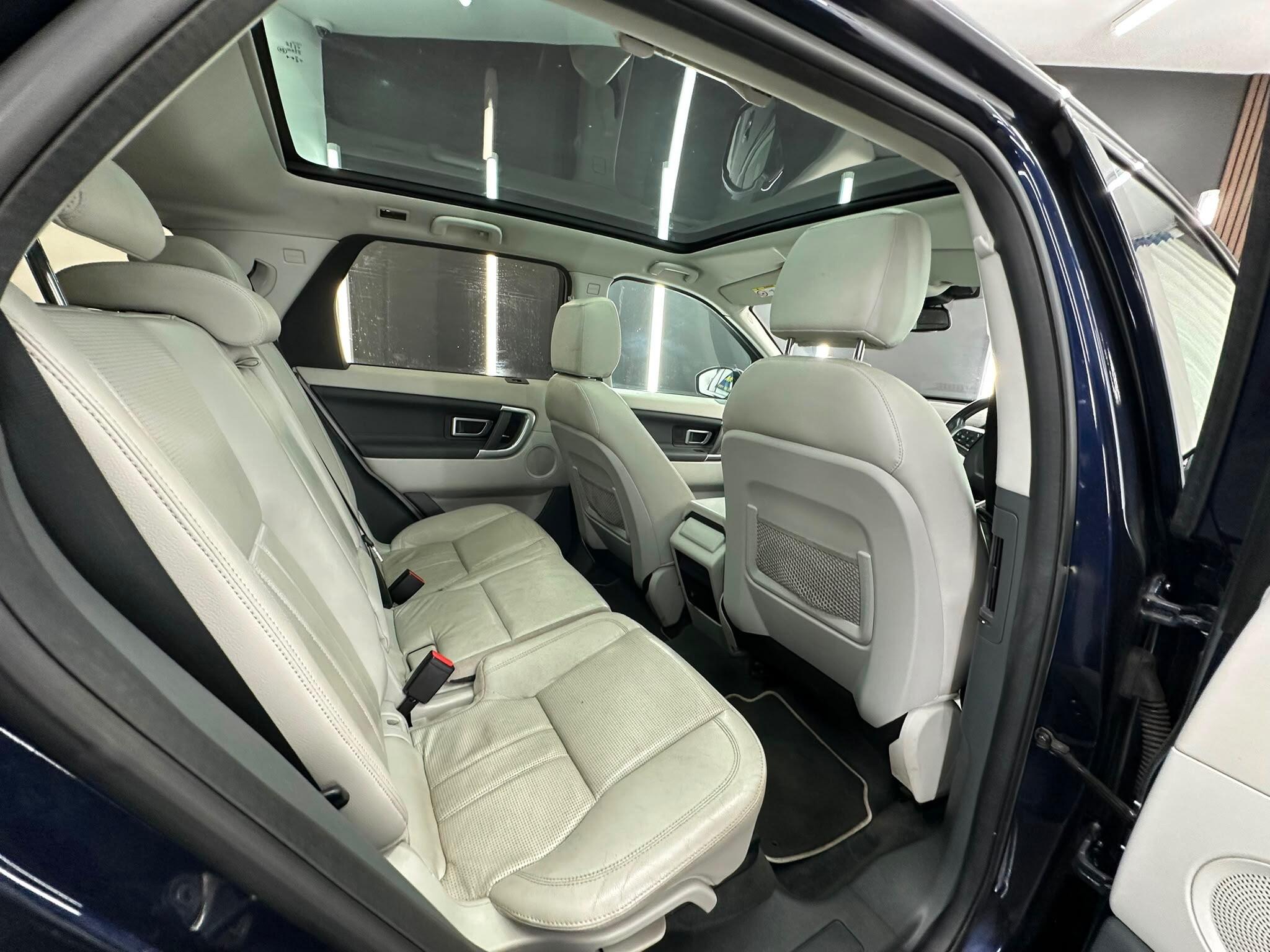 Land Rover Discovery Sport view 22