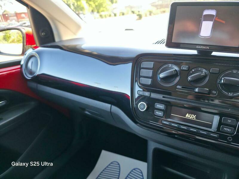 Volkswagen Up! view 51