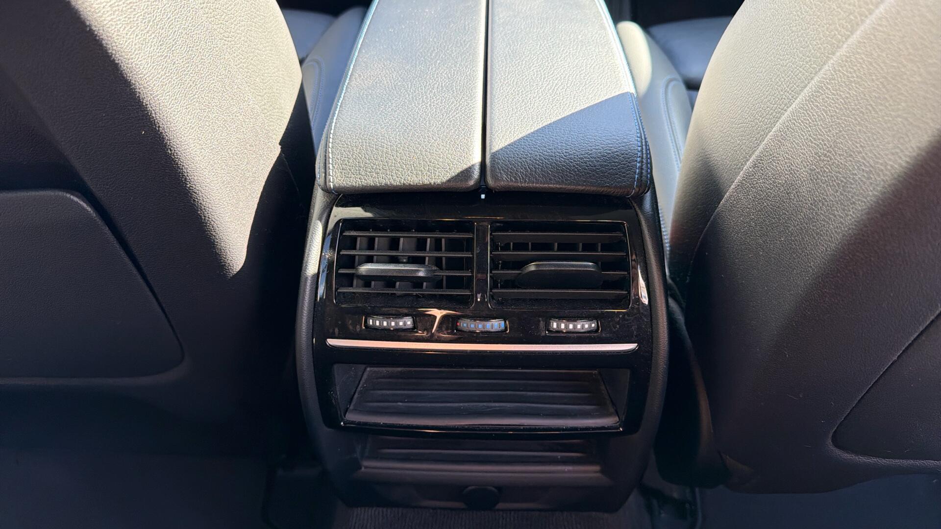 BMW 5 Series view 36