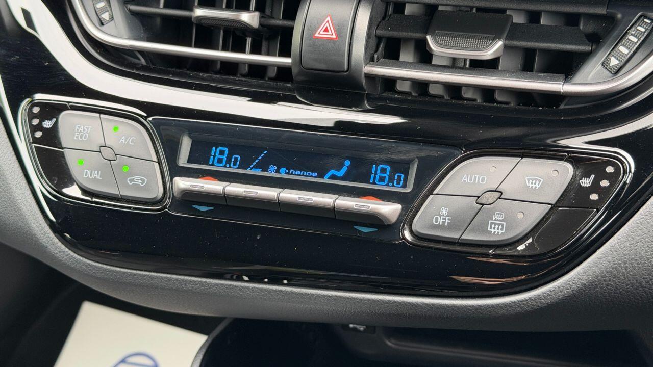Toyota C-HR view 17