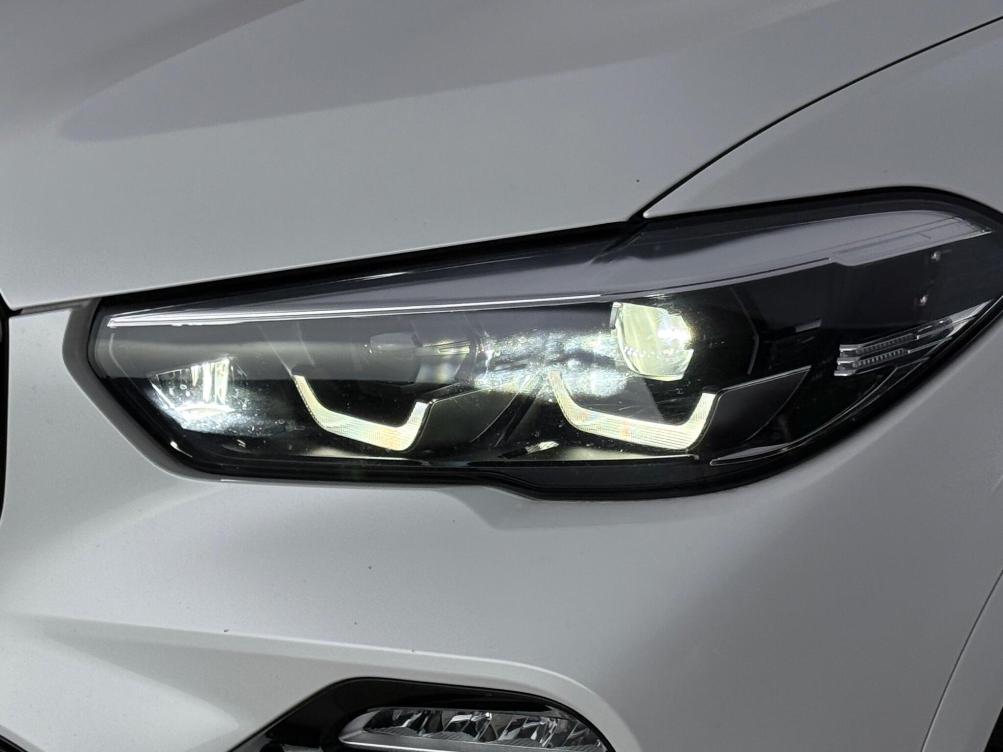 BMW X5 view 4