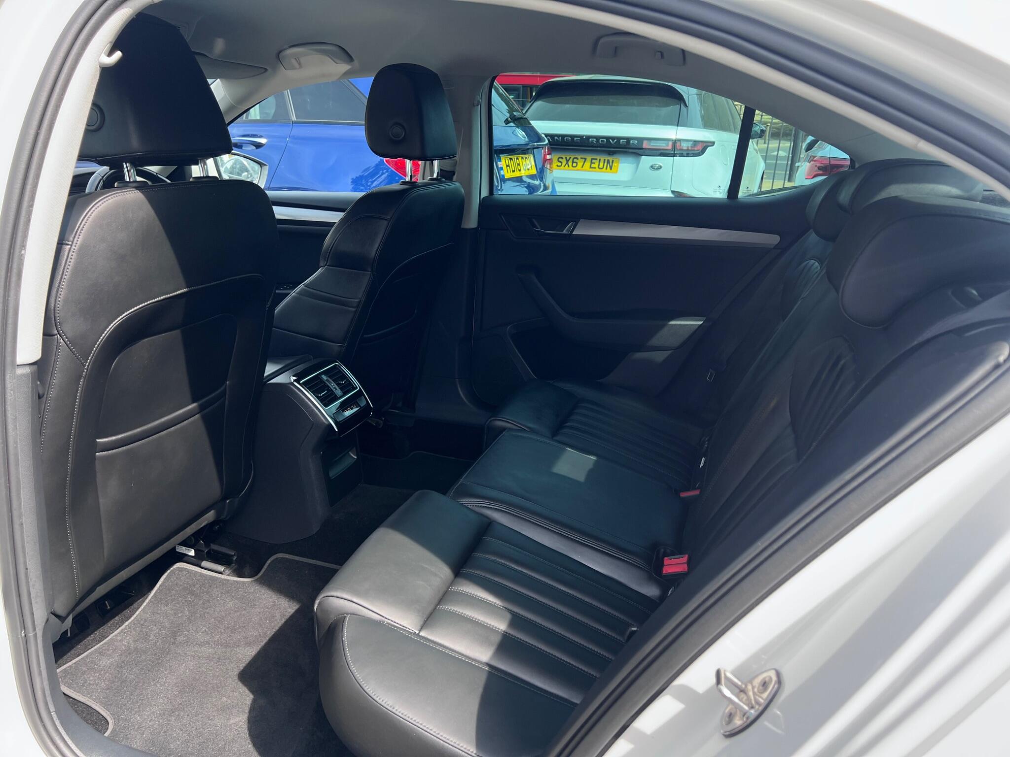 Skoda Superb view 37