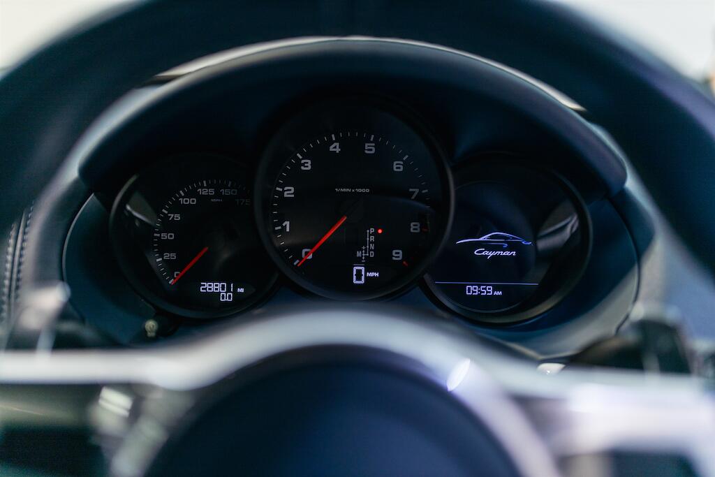 Porsche Cayman view 25