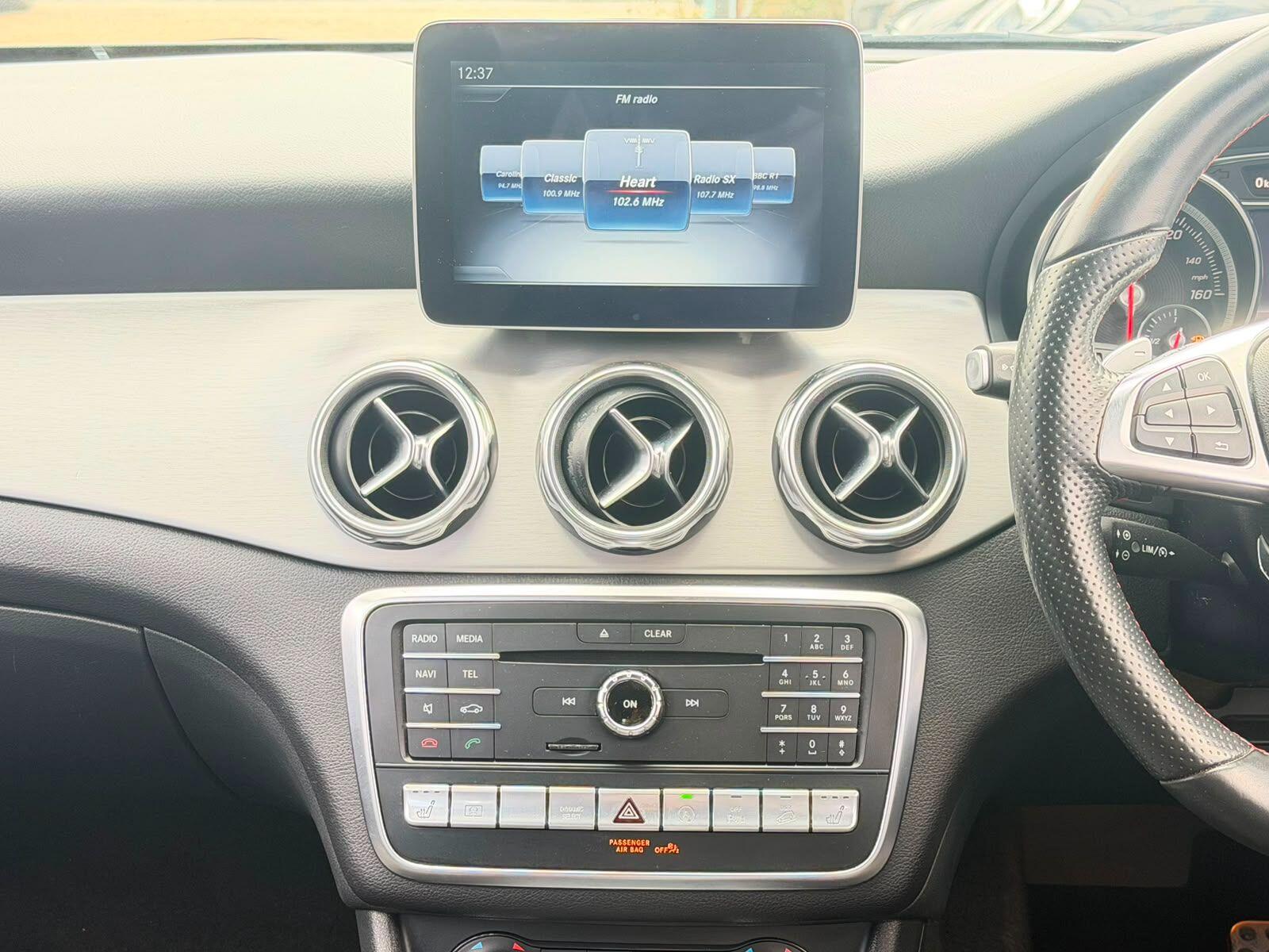 Mercedes-Benz Gla view 26