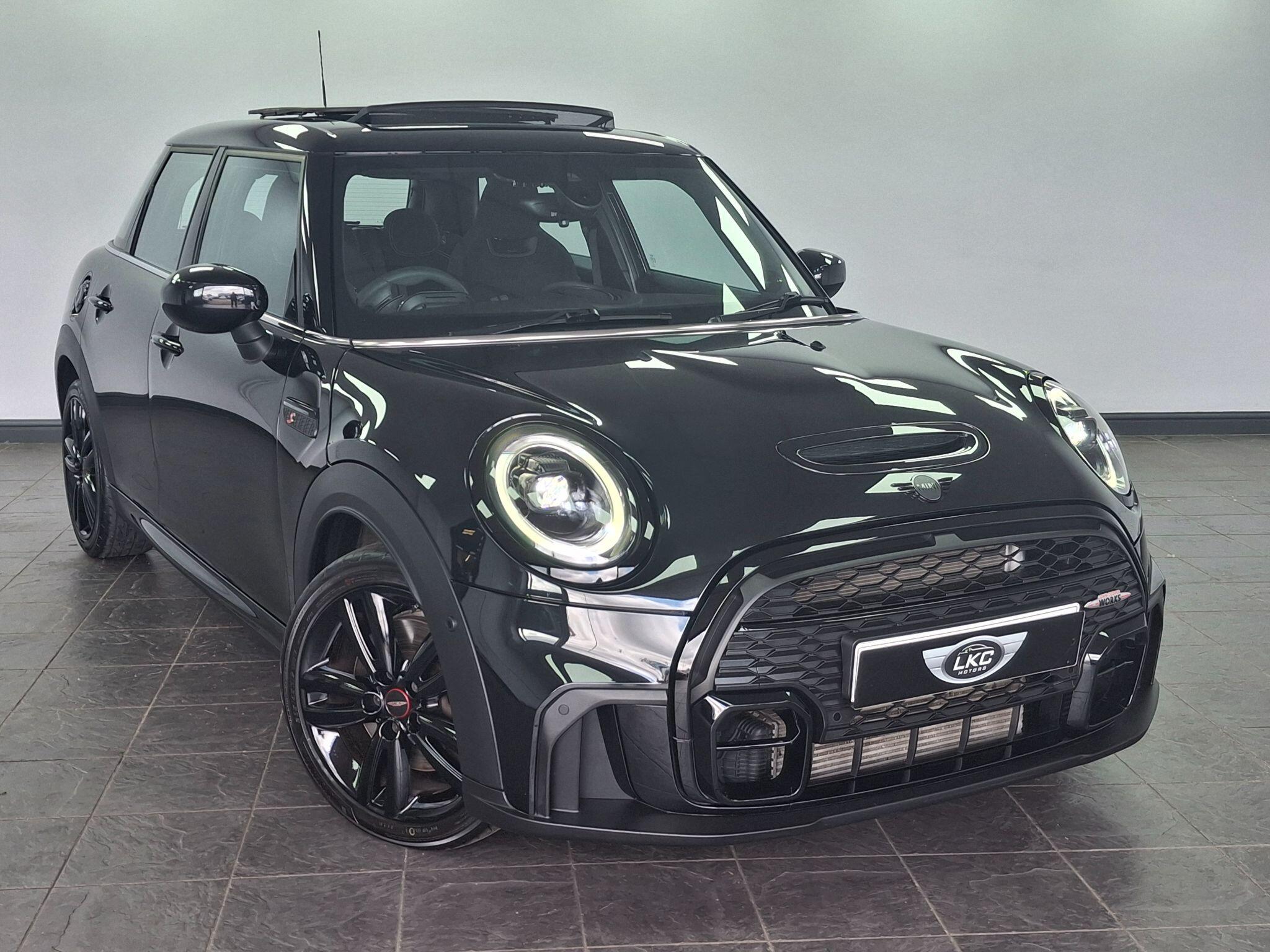 Mini Hatch view 5