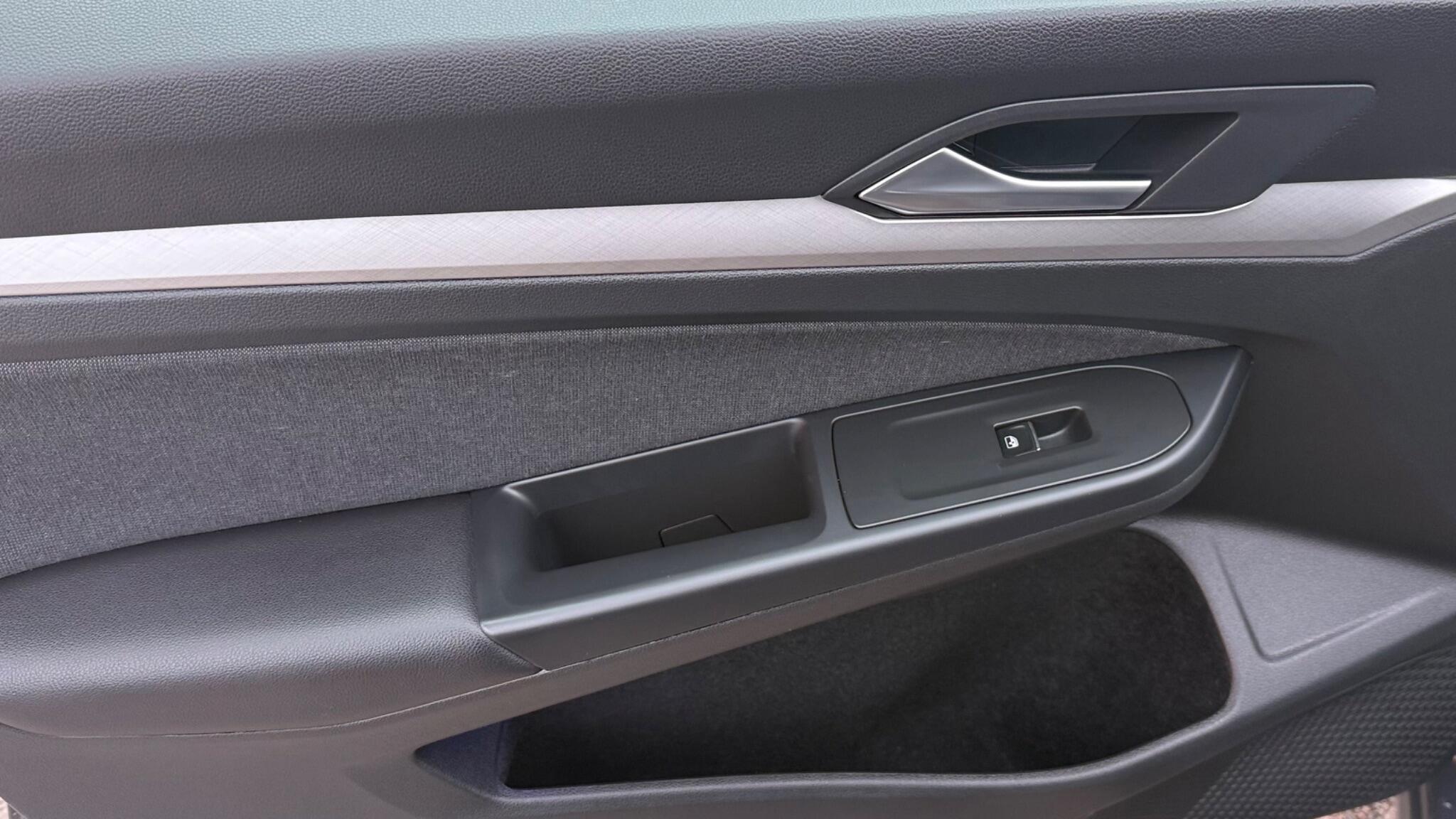 Volkswagen Golf view 12