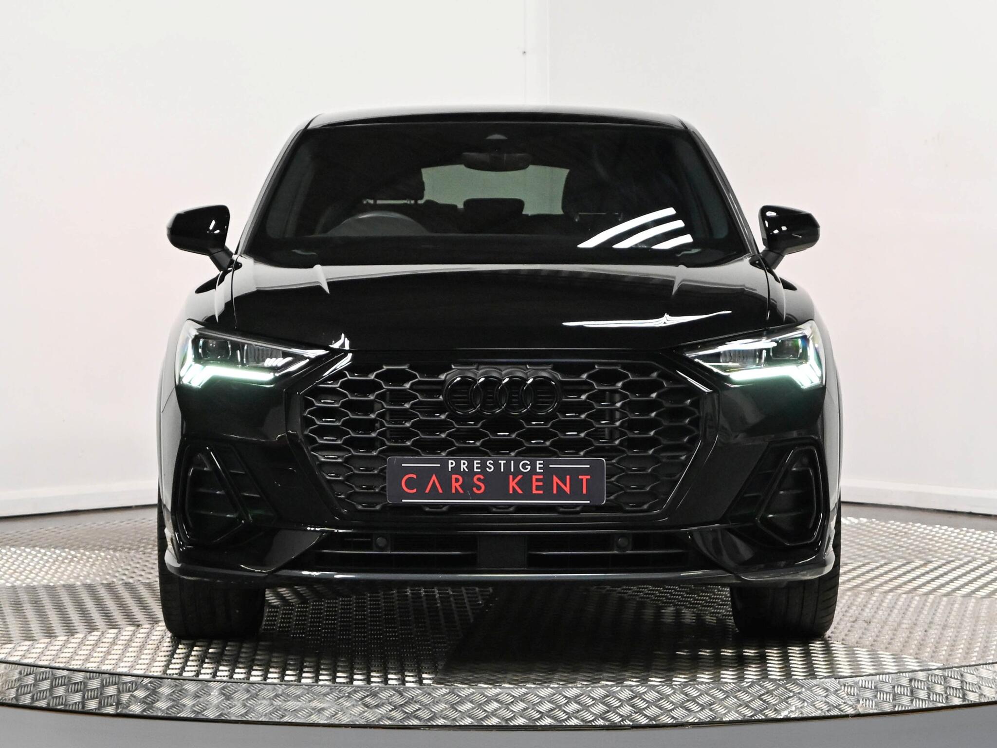 Audi Q3 view 36