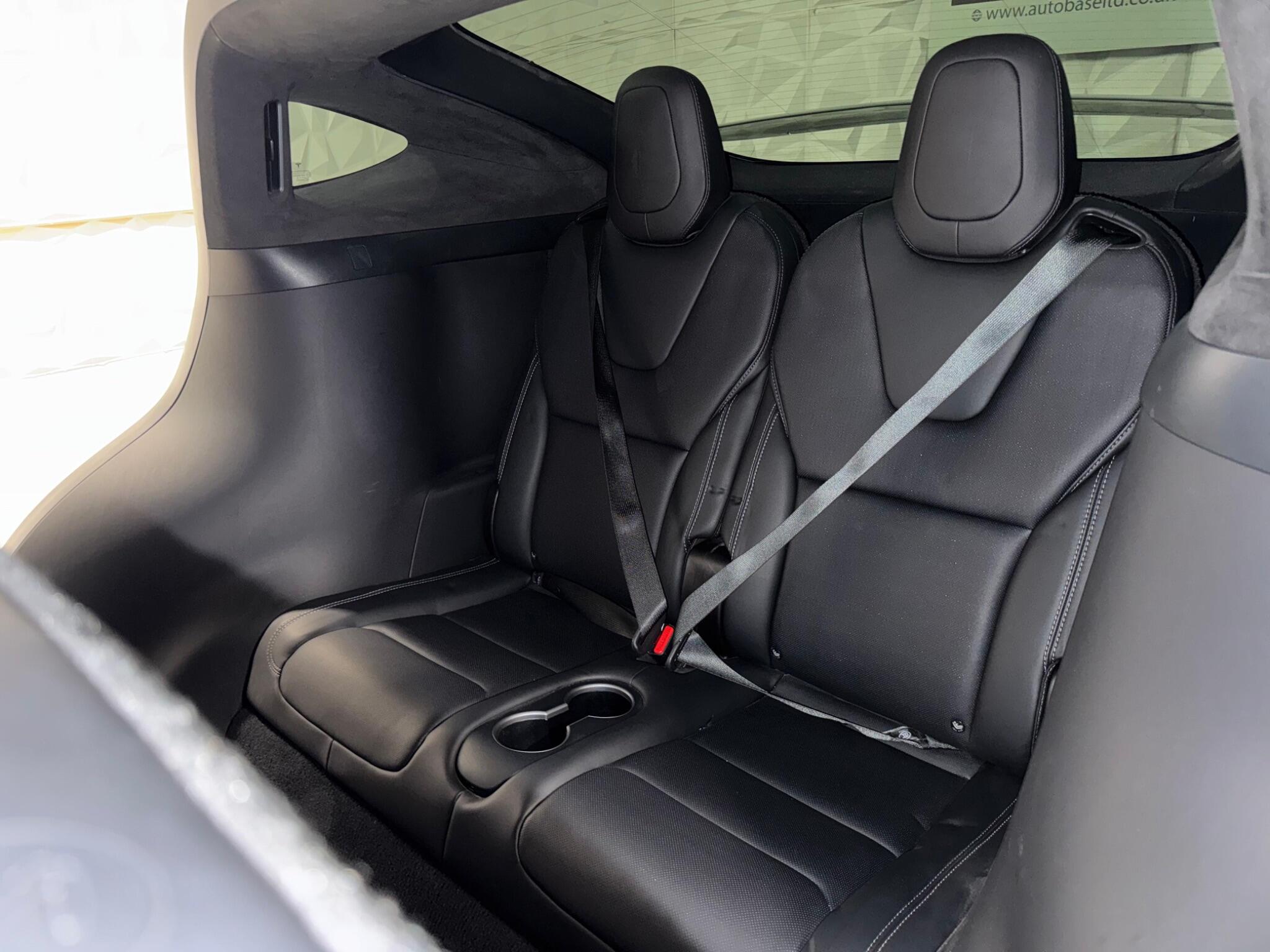Tesla Model X view 18