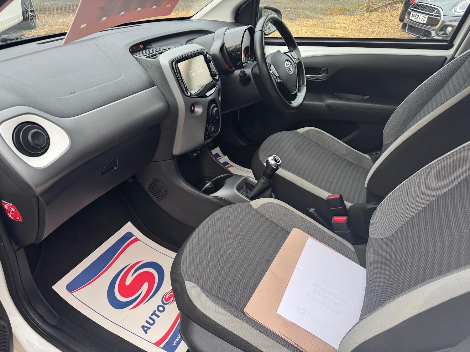 Toyota Aygo view 5