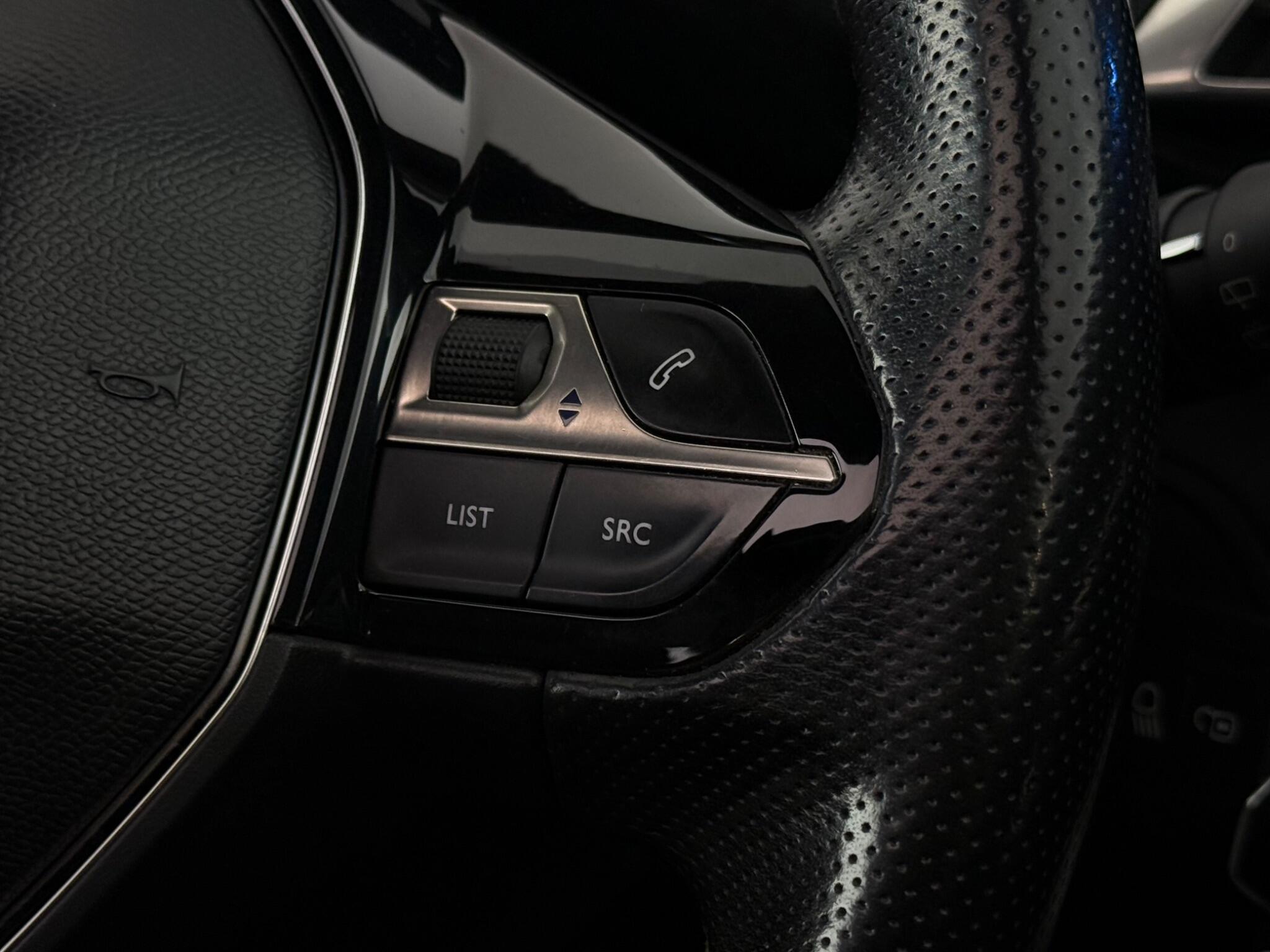 Peugeot 3008 view 16