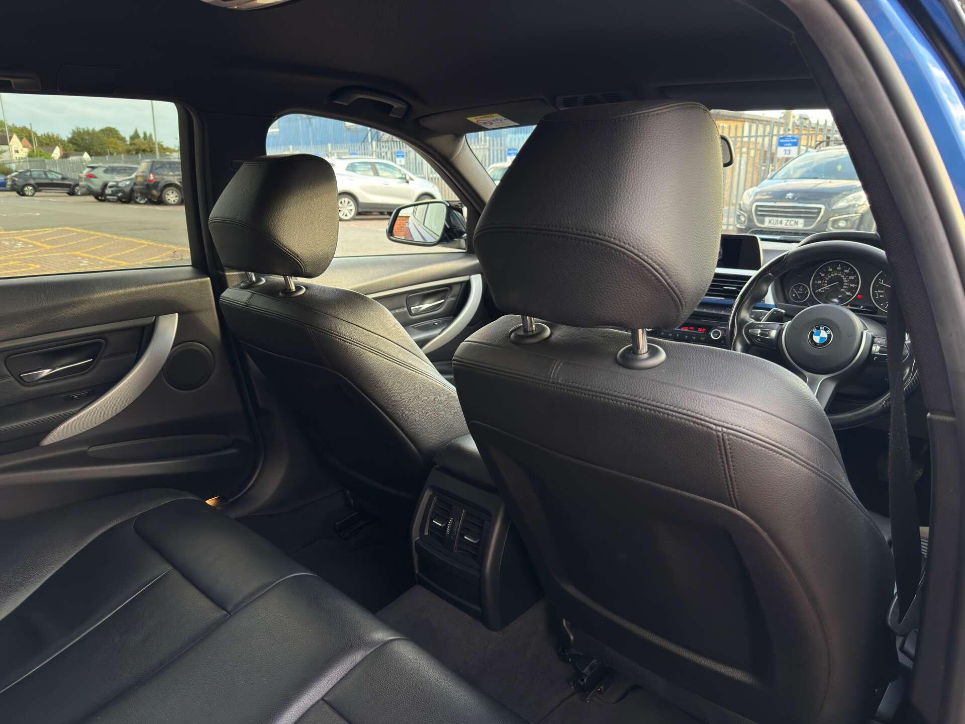 BMW 3 Series view 30