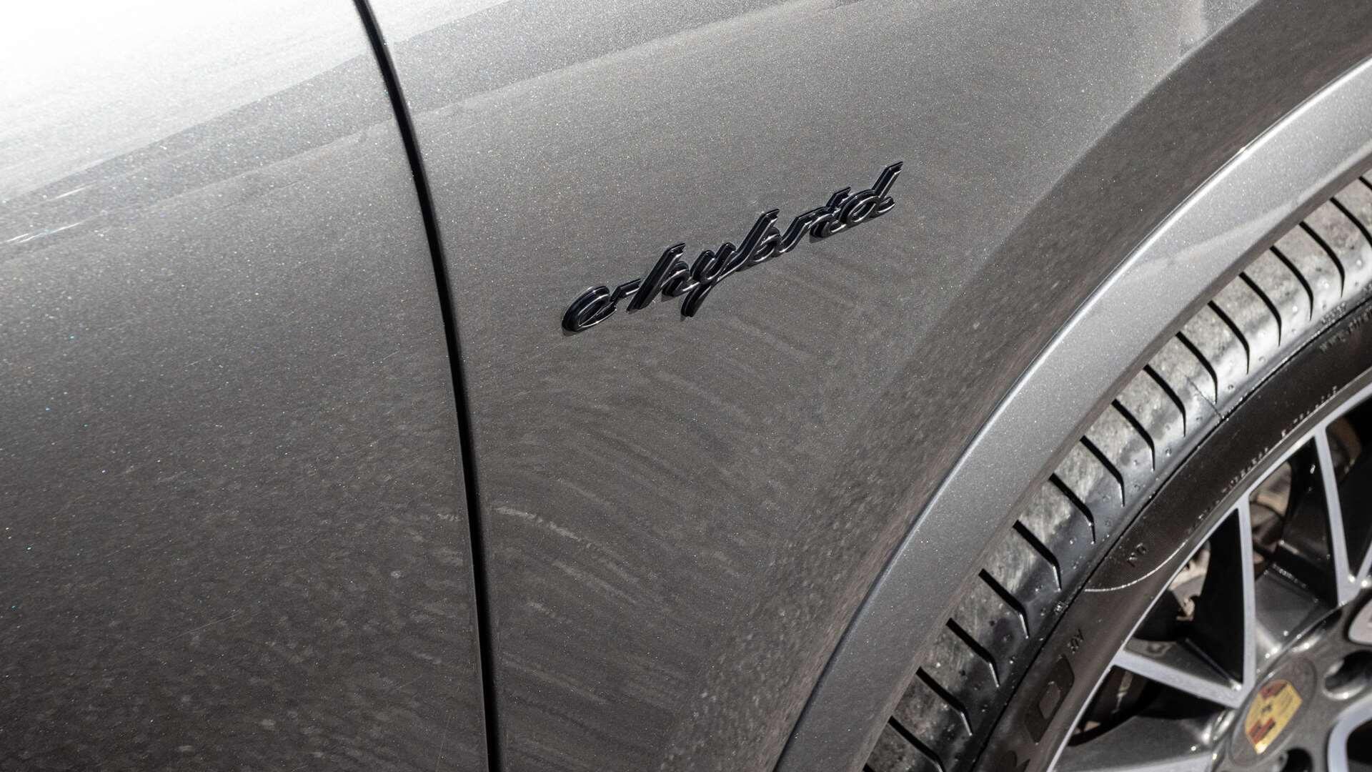 Porsche Cayenne view 38