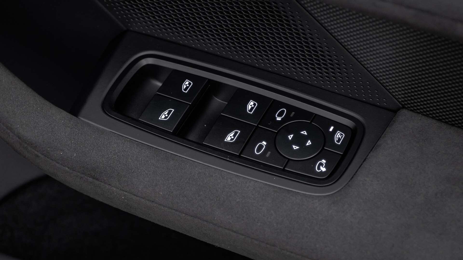 Porsche Taycan view 30