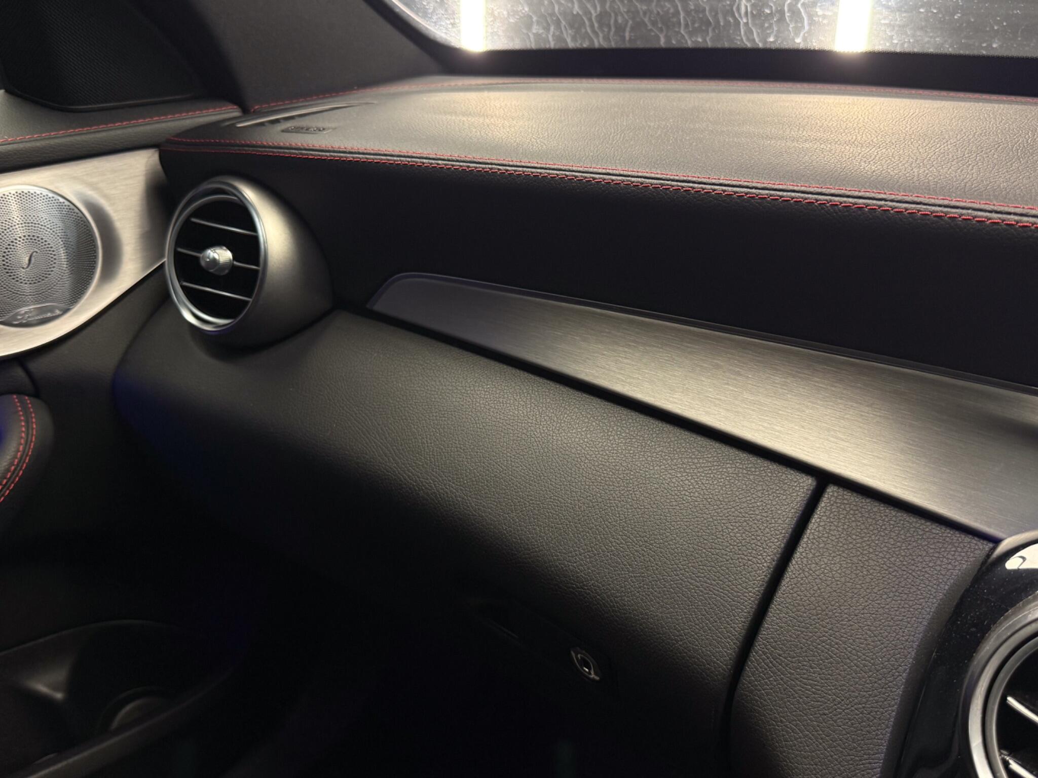 Mercedes-Benz C-Class view 49