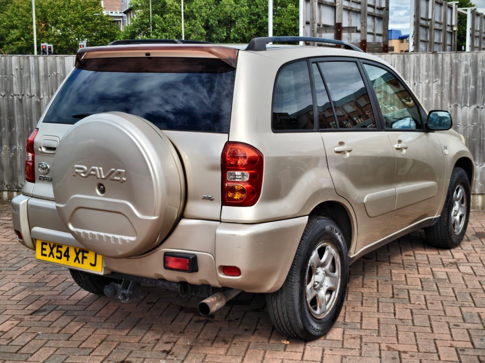 Toyota Rav4 view 5