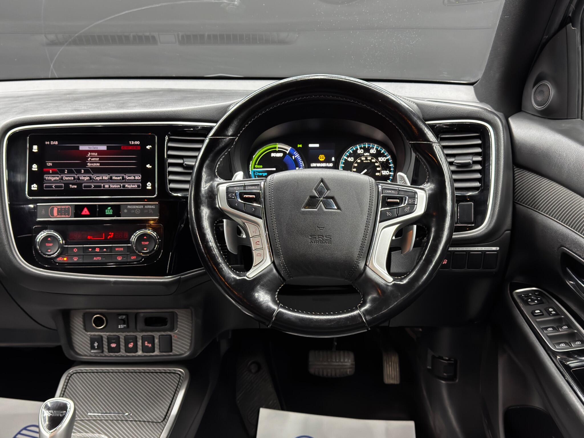 Mitsubishi Outlander view 18