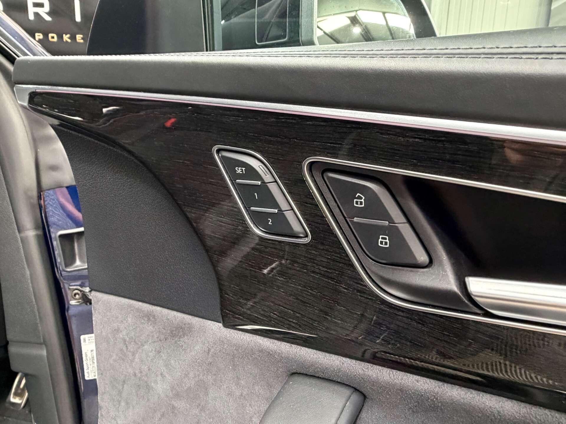 Audi RSQ8 view 18