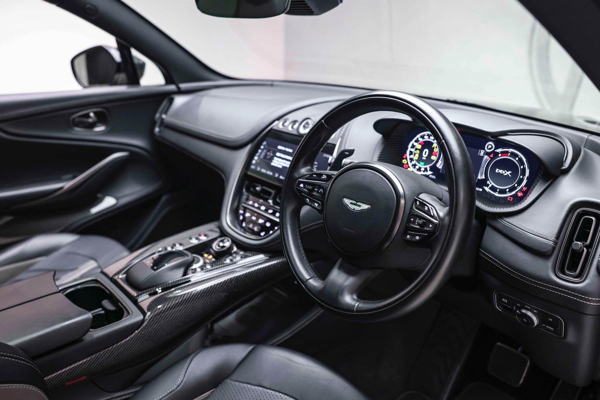 Aston Martin DBX view 38