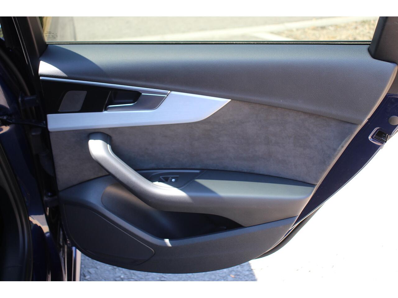 Audi A4 view 34